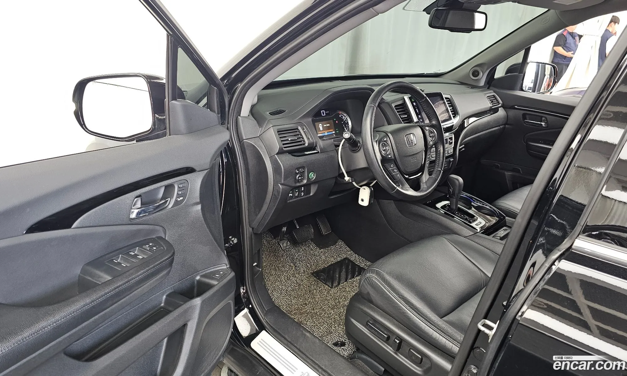 Honda Pilot 2016 5FNYF6850GB201740 — 20