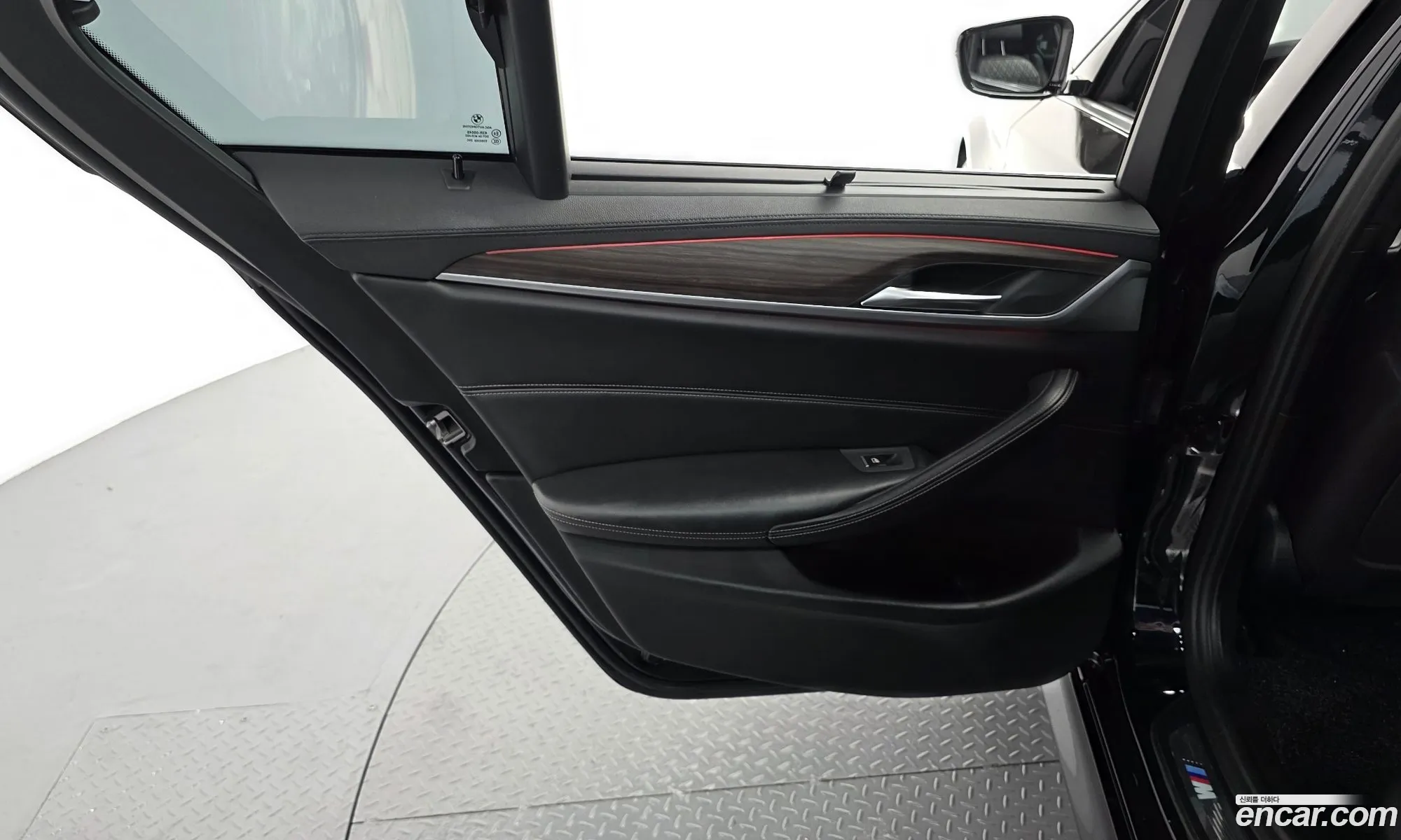 BMW 5 Series 2018 WBAJD9109JWC81919 — 27