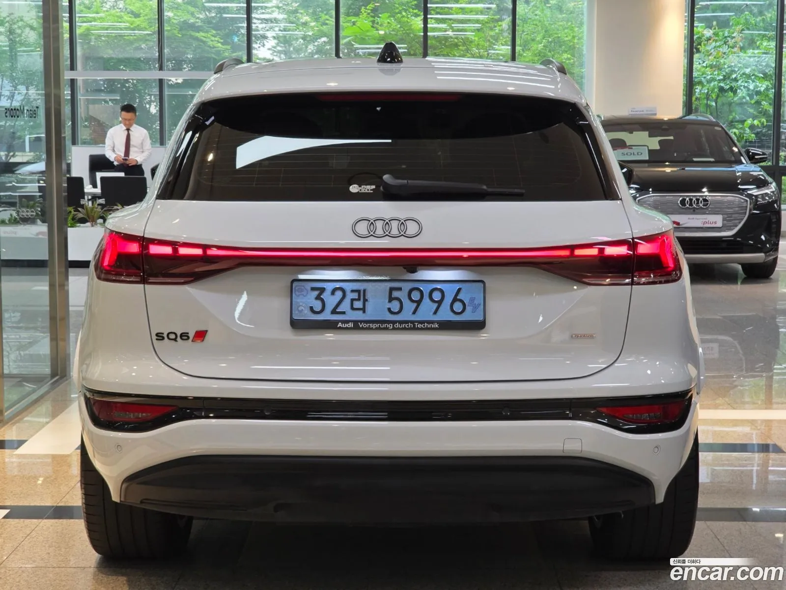 Audi Q6 e-tron 2025 — 14