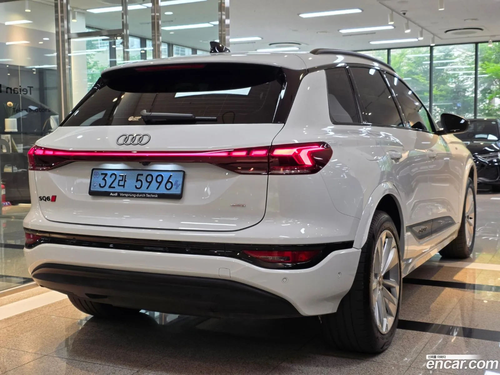 Audi Q6 e-tron 2025 — 6
