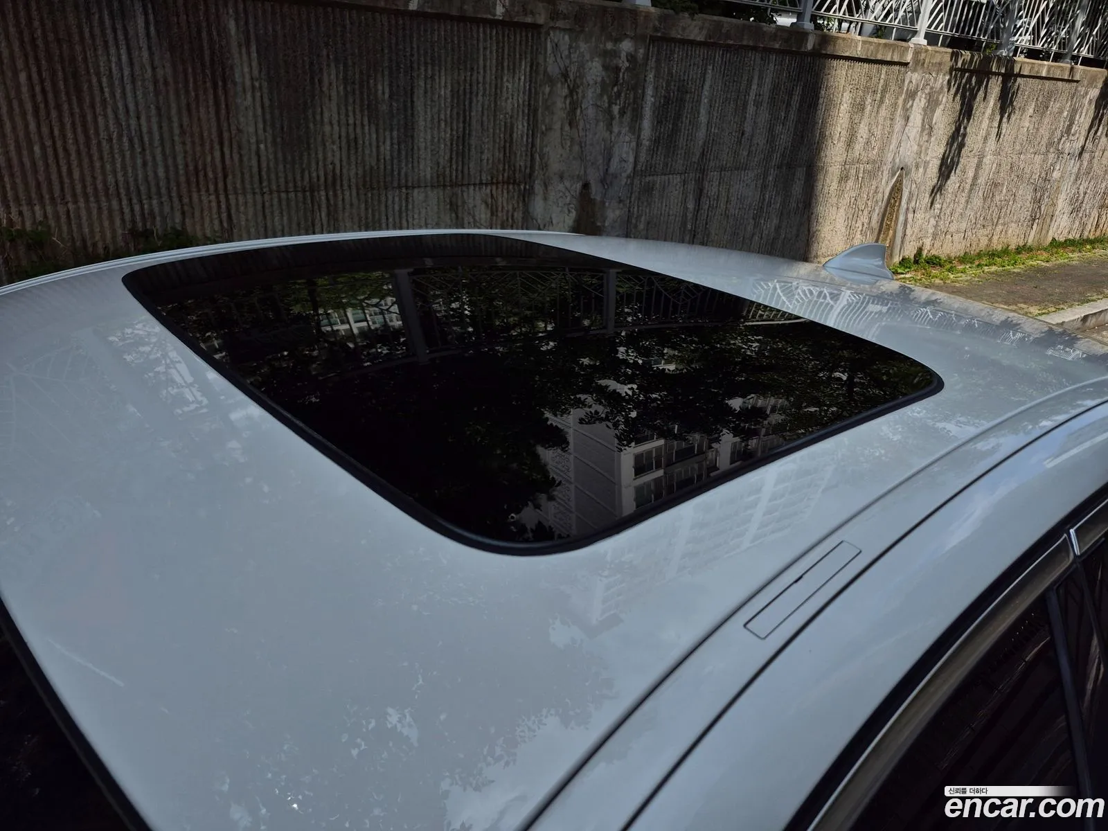 BMW 5 Series 2018 — 17