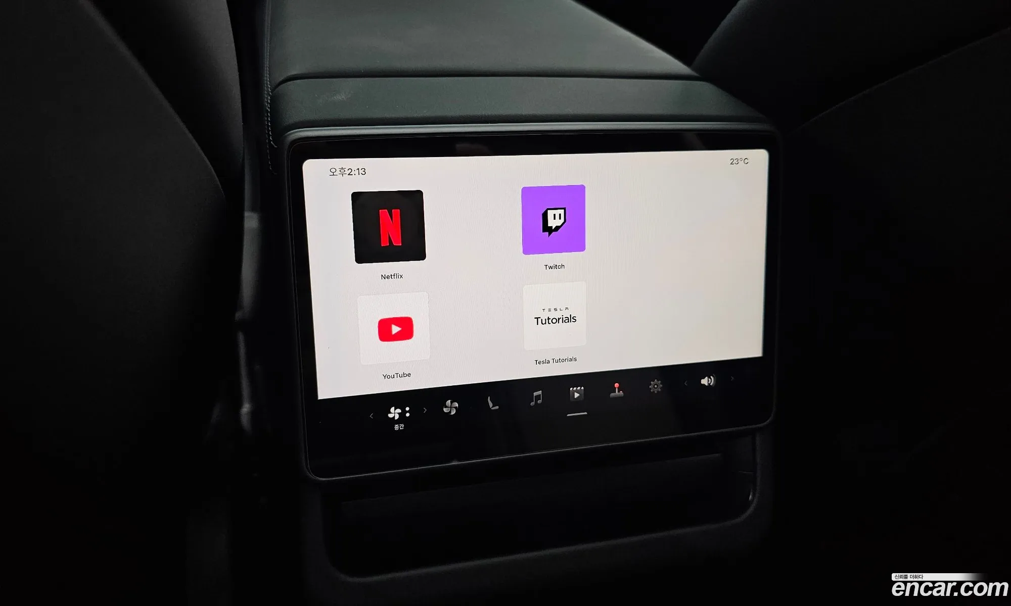 Tesla Model Y 2026 LRWYGCEK9TC682855 — 11