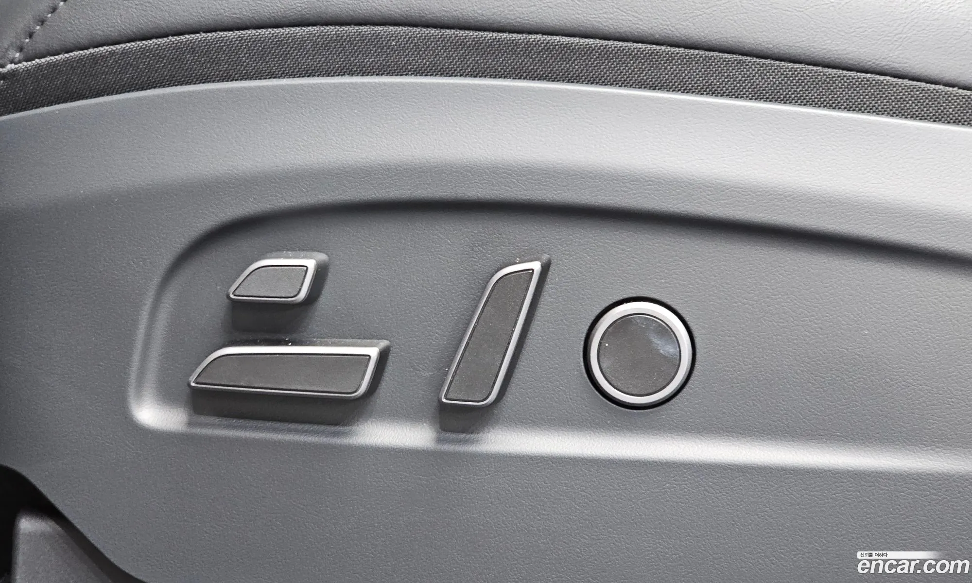 Tesla Model Y 2026 LRWYGCEK9TC682855 — 19
