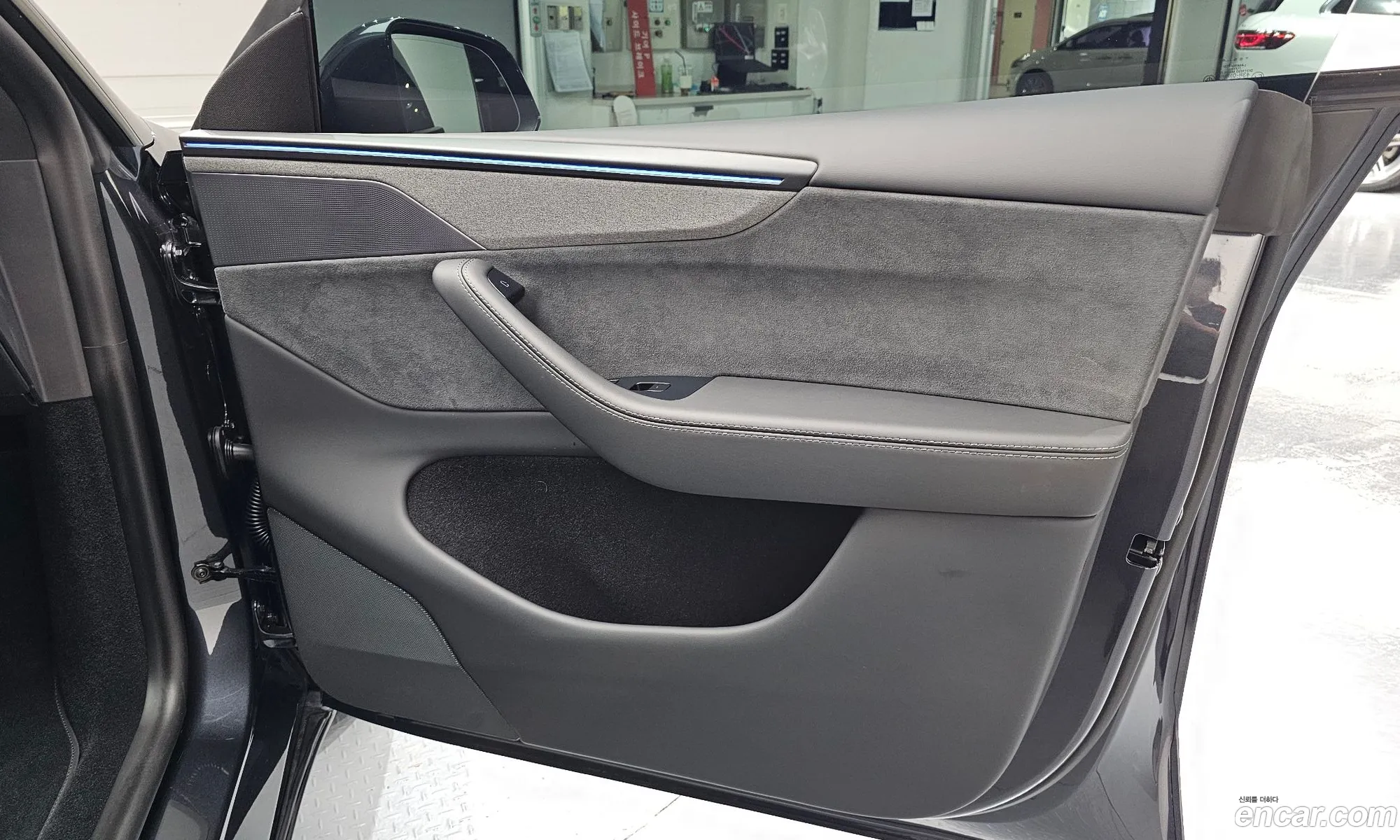 Tesla Model Y 2026 LRWYGCEK9TC682855 — 8