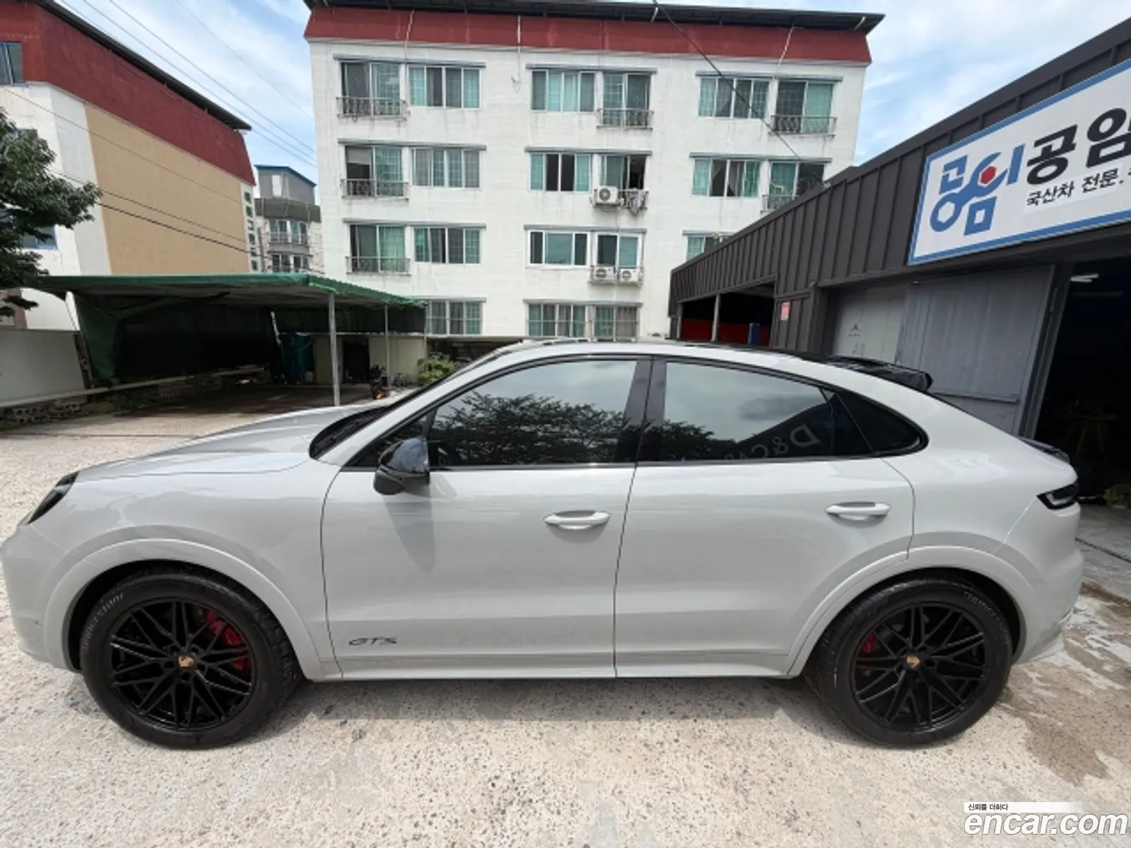 Porsche Cayenne 2025 — 14