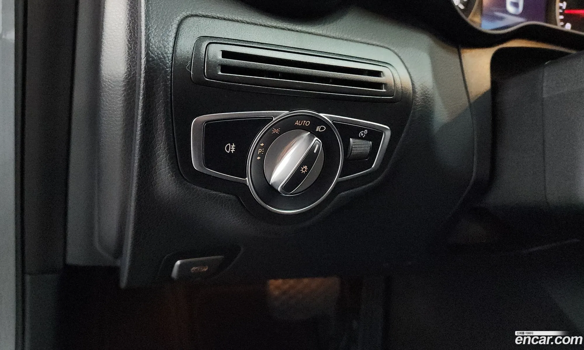Mercedes-Benz C-Class W205 2019 — 11