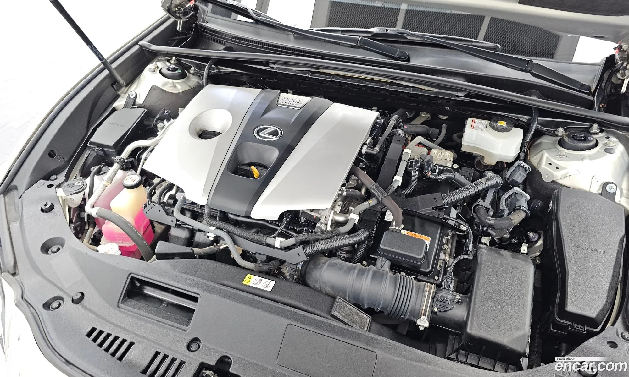 Lexus ES300h 7th Gen 2018 JTHB21B19K2005301 — 10