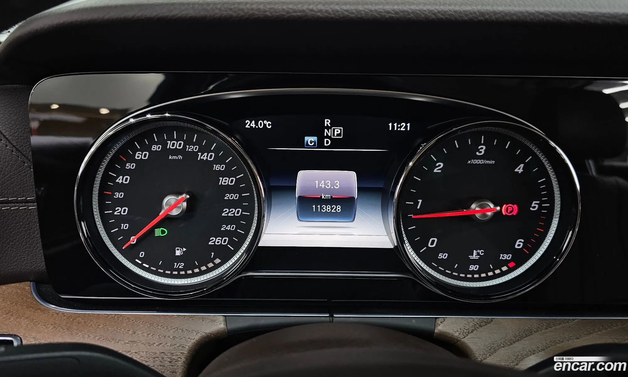 Mercedes-Benz E-Class W213 2017 WDDZF0FB9JA309305 — 13