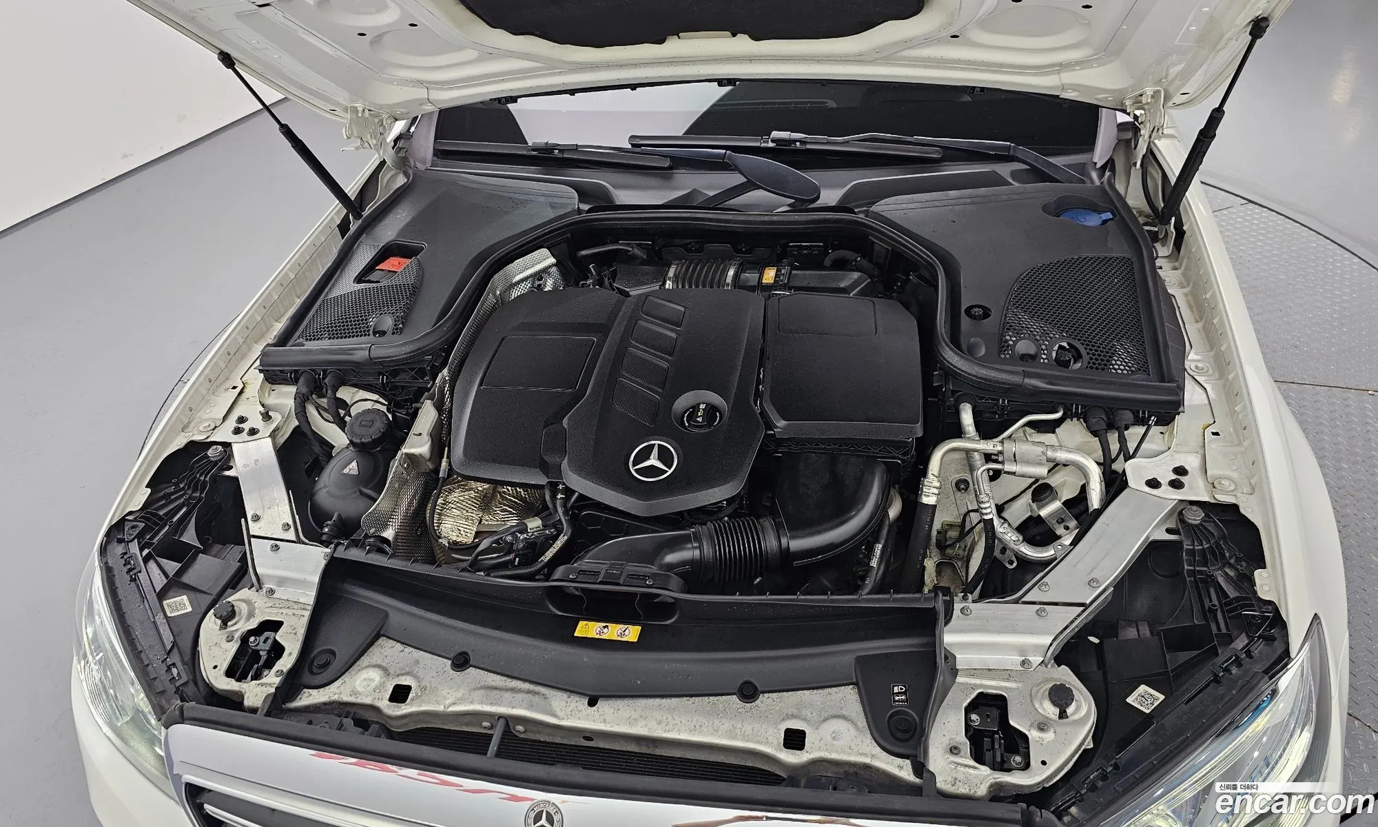 Mercedes-Benz E-Class W213 2017 WDDZF0FB9JA309305 — 12