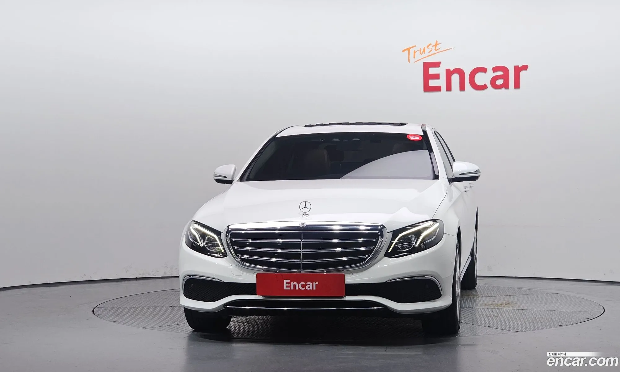 Mercedes-Benz E-Class W213 2017 WDDZF0FB9JA309305 — 4