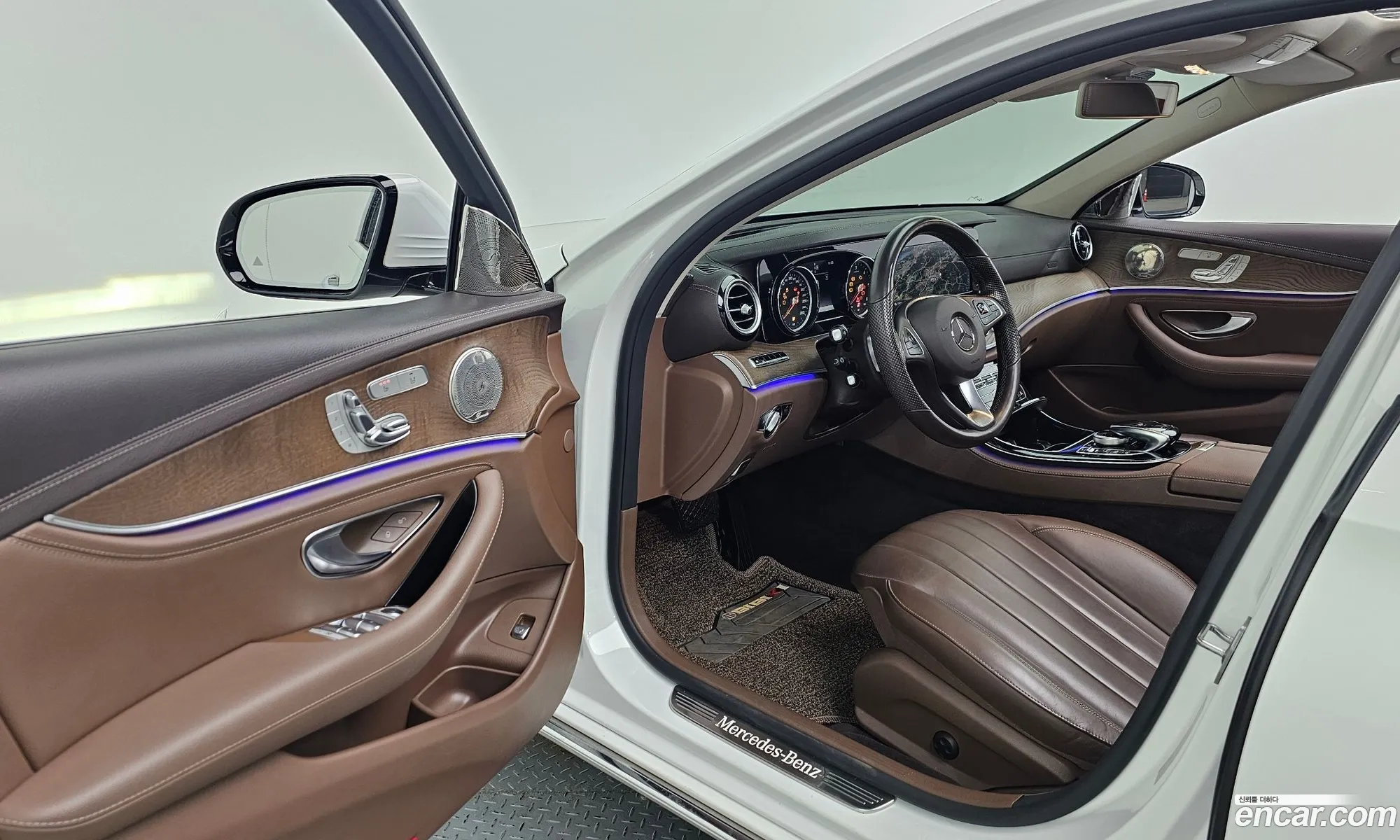Mercedes-Benz E-Class W213 2017 WDDZF0FB9JA309305 — 11