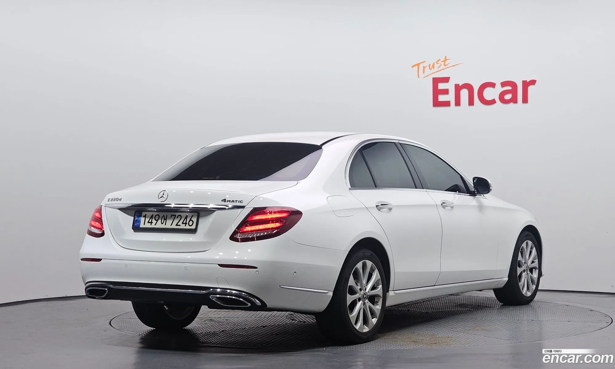 Mercedes-Benz E-Class W213 2017 WDDZF0FB9JA309305 — 18