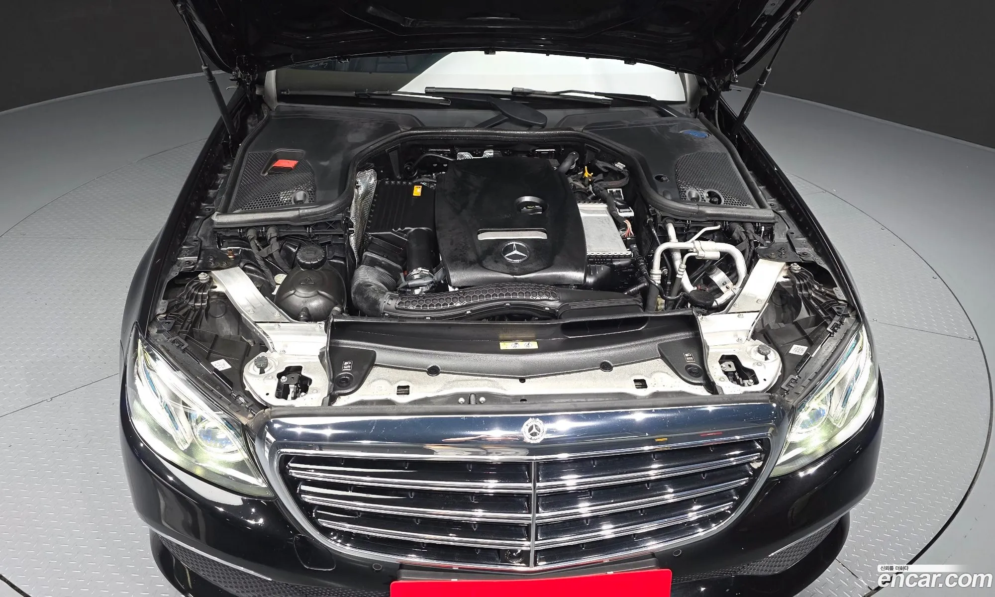 Mercedes-Benz E-Class W213 2018 WDDZF4KB7JA377275 — 4