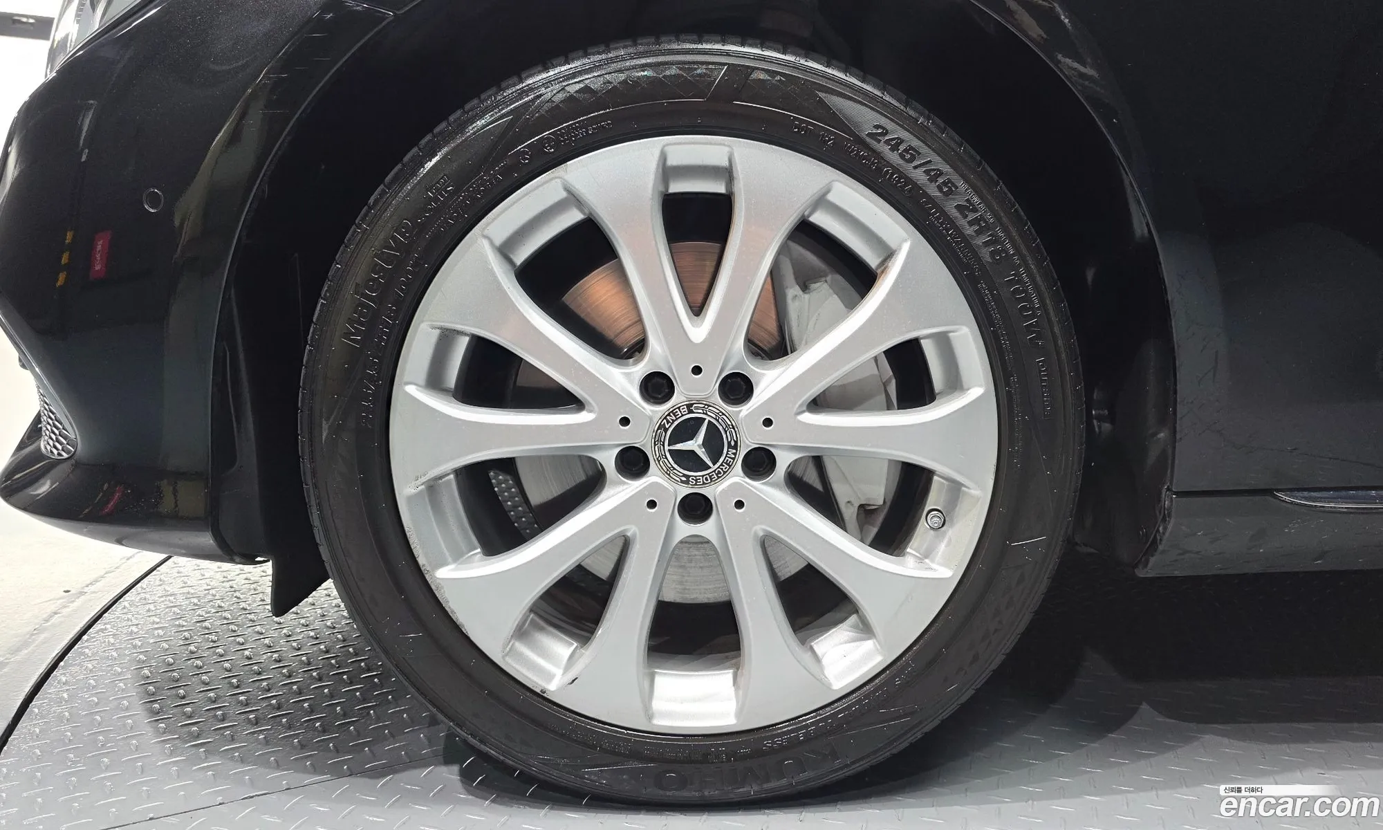 Mercedes-Benz E-Class W213 2018 WDDZF4KB7JA377275 — 9