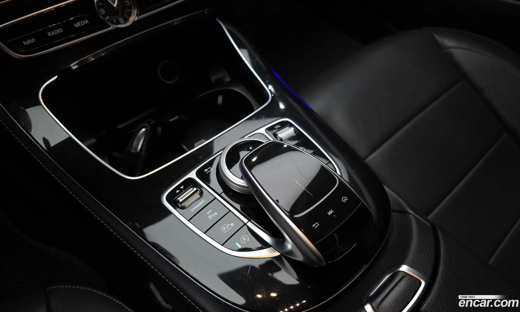 Mercedes-Benz E-Class W213 2018 WDDZF4KB7JA377275 — 10