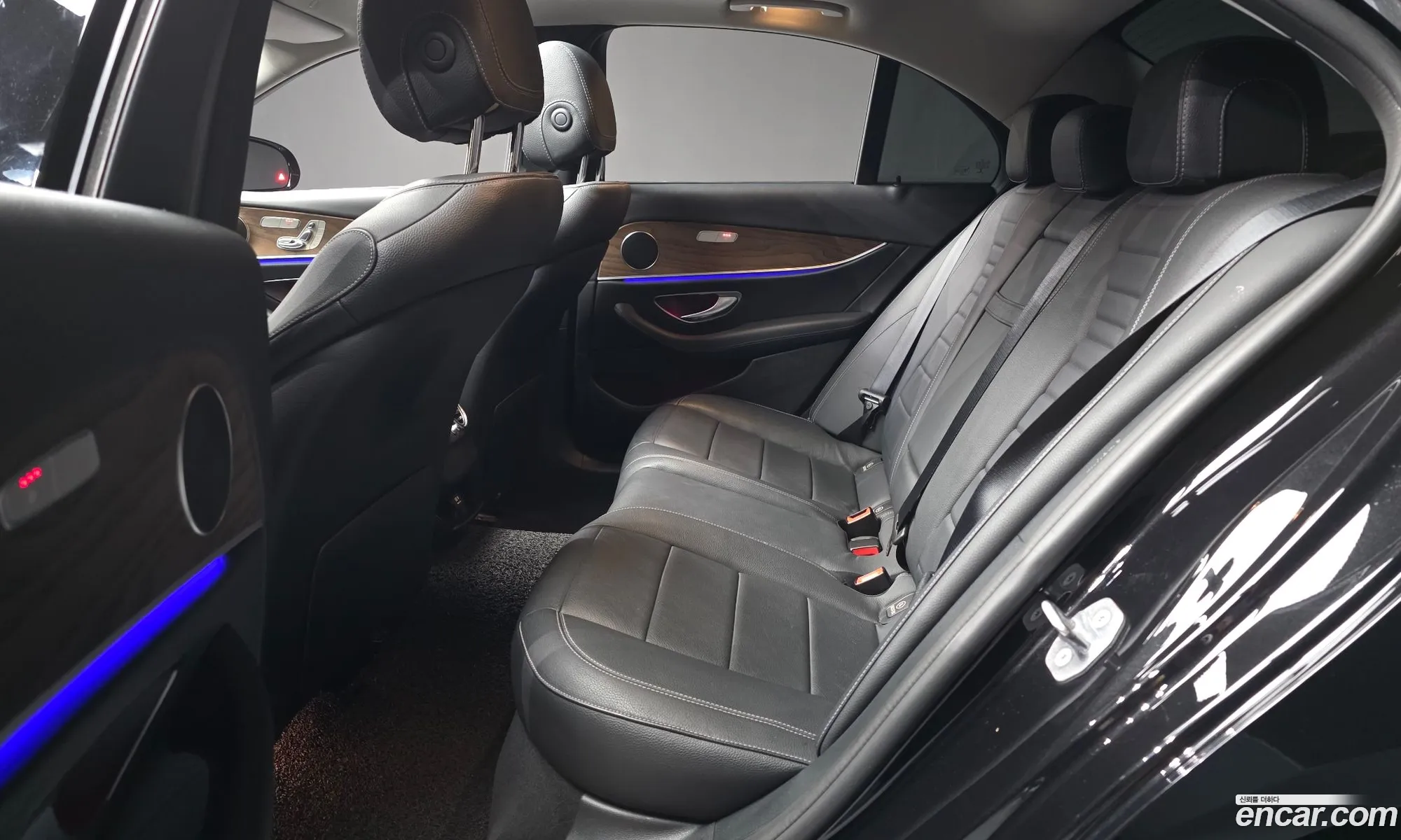 Mercedes-Benz E-Class W213 2018 WDDZF4KB7JA377275 — 20