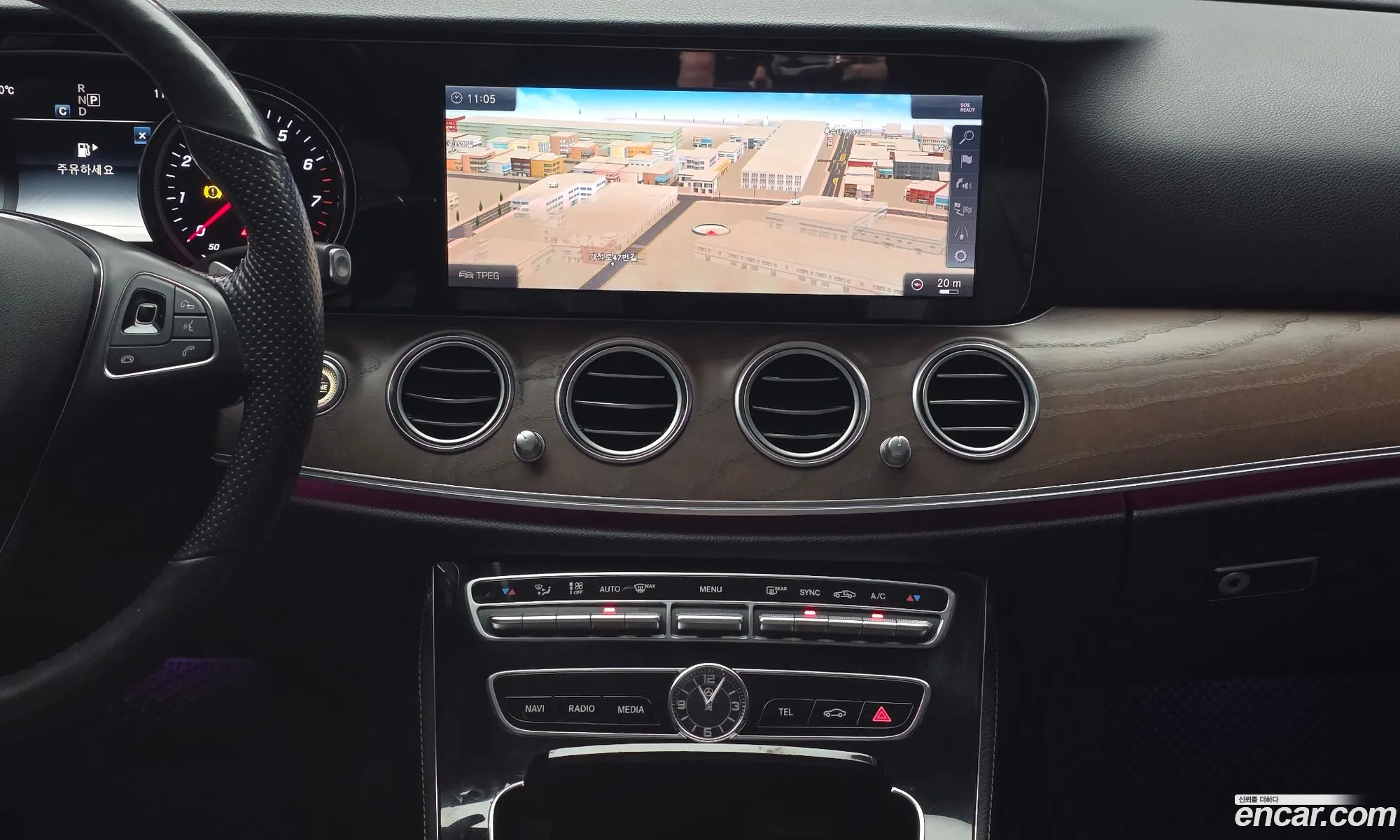 Mercedes-Benz E-Class W213 2018 WDDZF4KB7JA377275 — 13