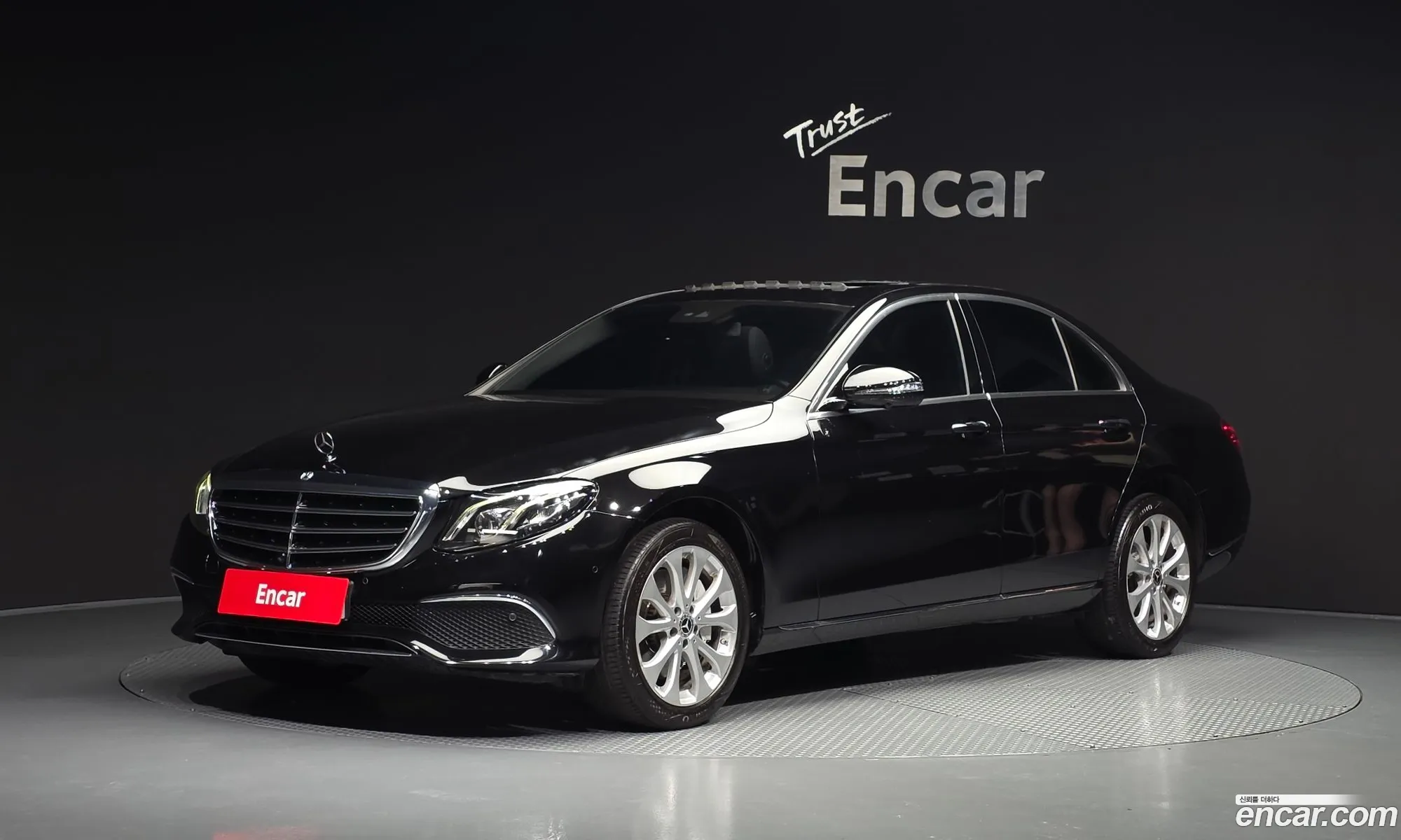 Mercedes-Benz E-Class W213 2018 WDDZF4KB7JA377275 — 8