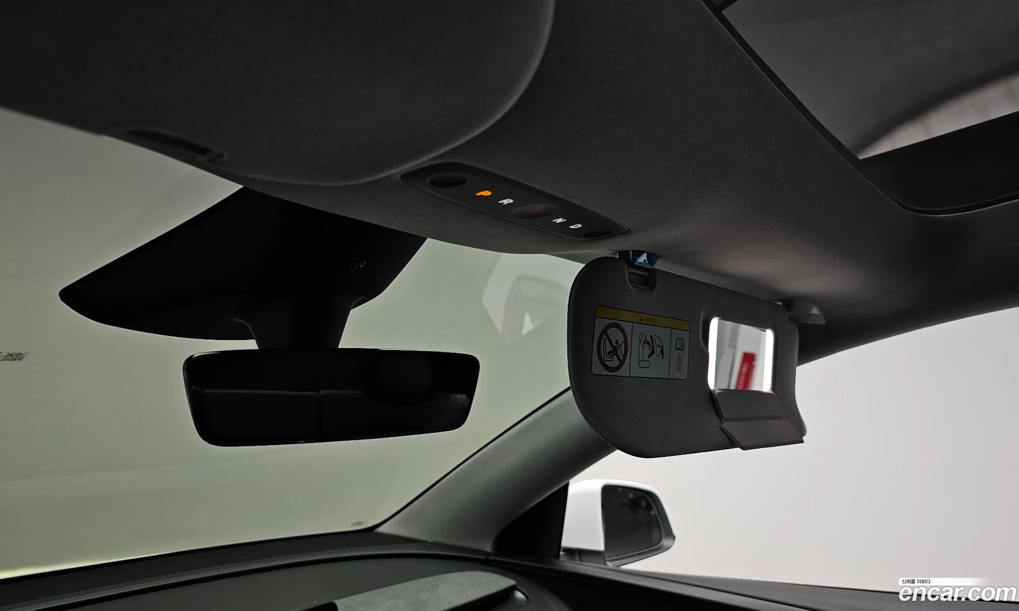 Tesla Model Y 2025 LRWYGCFJXSC053450 — 18