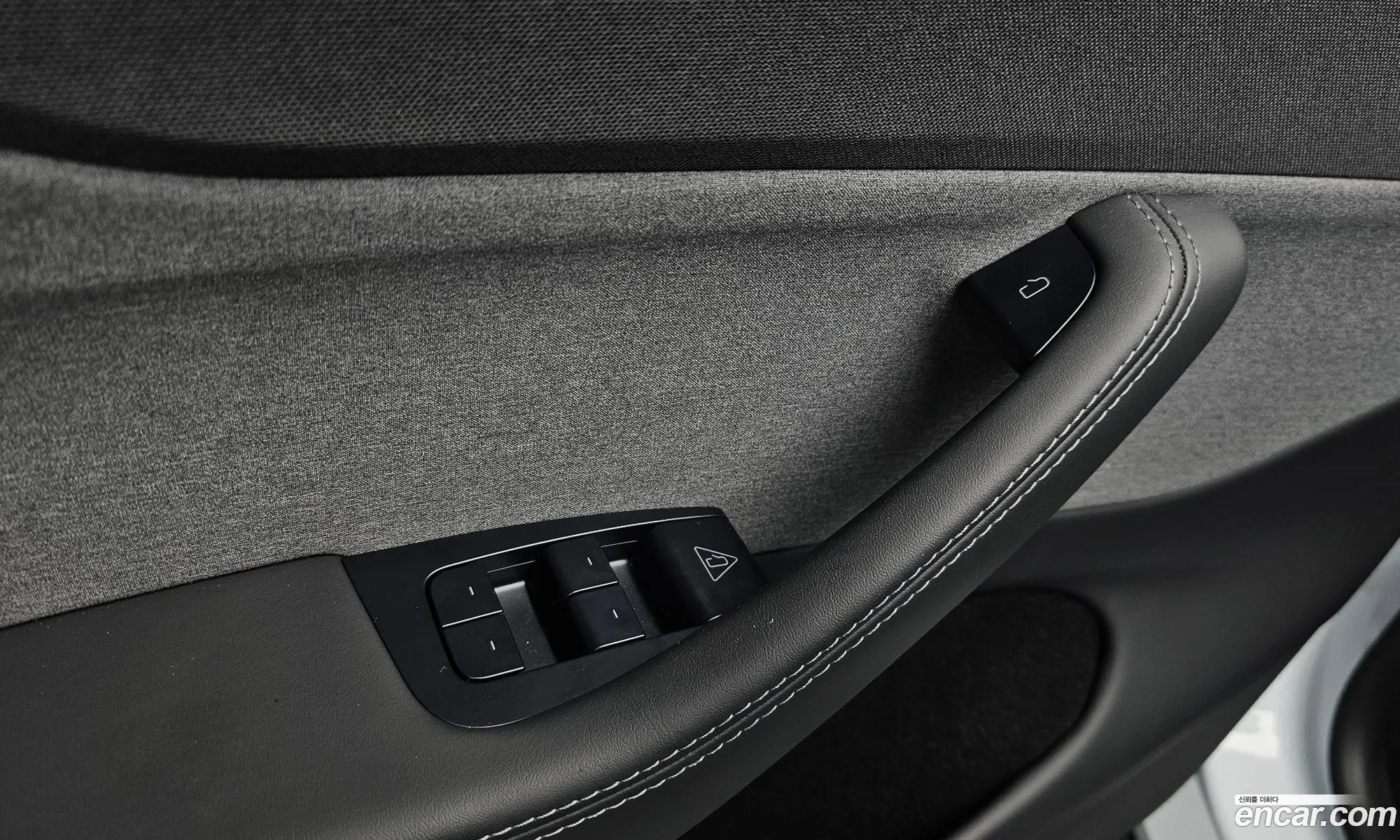 Tesla Model Y 2025 LRWYGCFJXSC053450 — 28