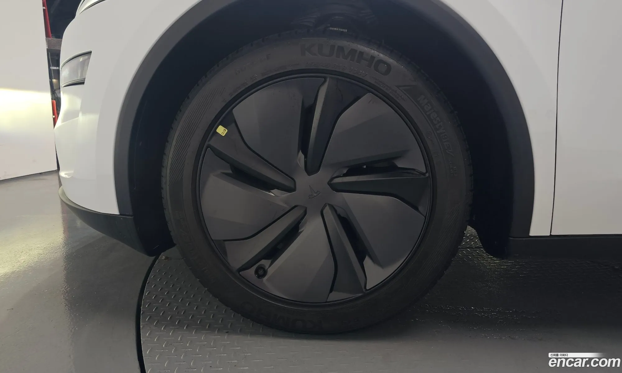 Tesla Model Y 2025 LRWYGCFJXSC053450 — 15
