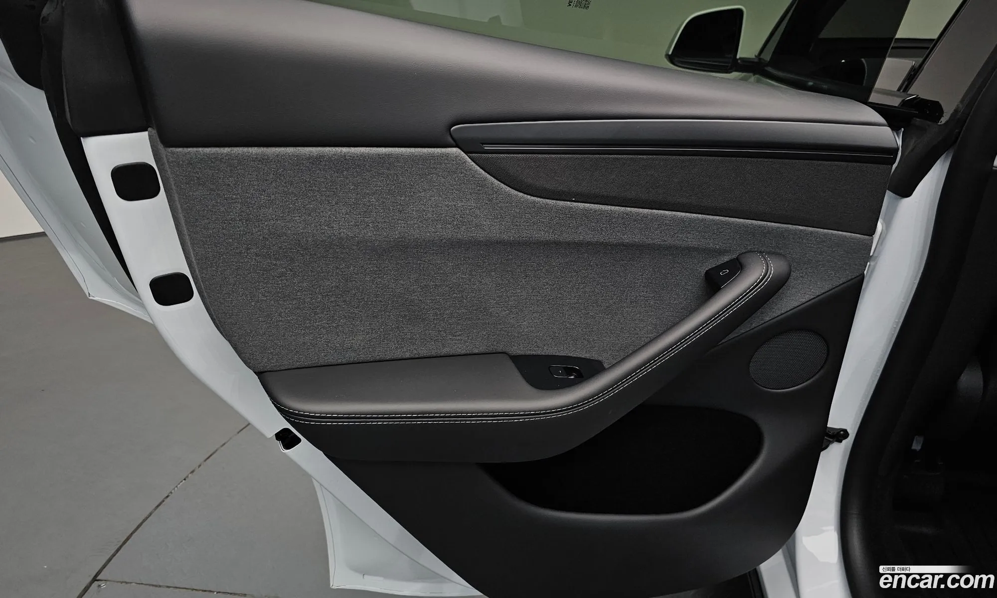 Tesla Model Y 2025 LRWYGCFJXSC053450 — 22