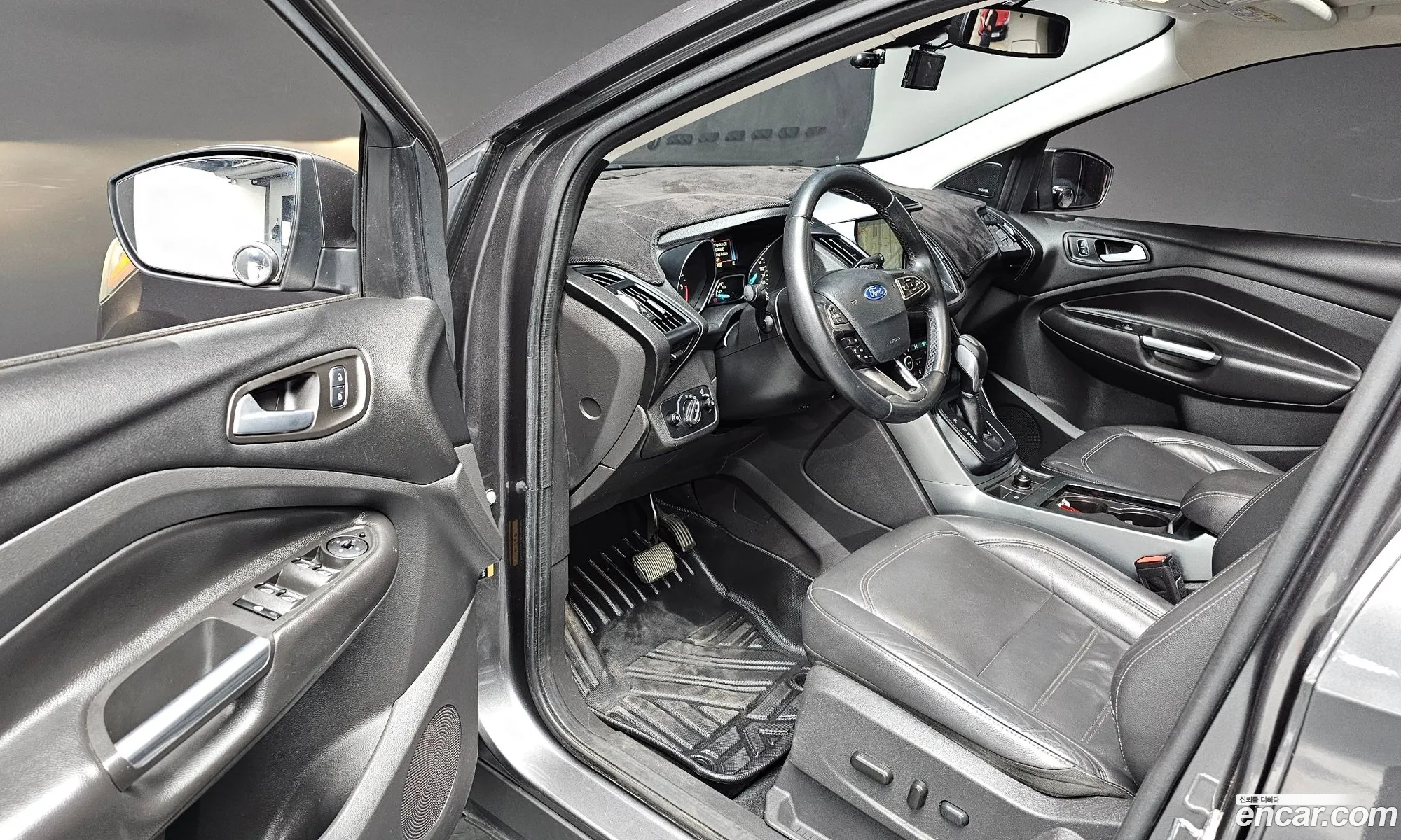 Ford Kuga 2017 WF0AXXWPMHHP13611 — 14
