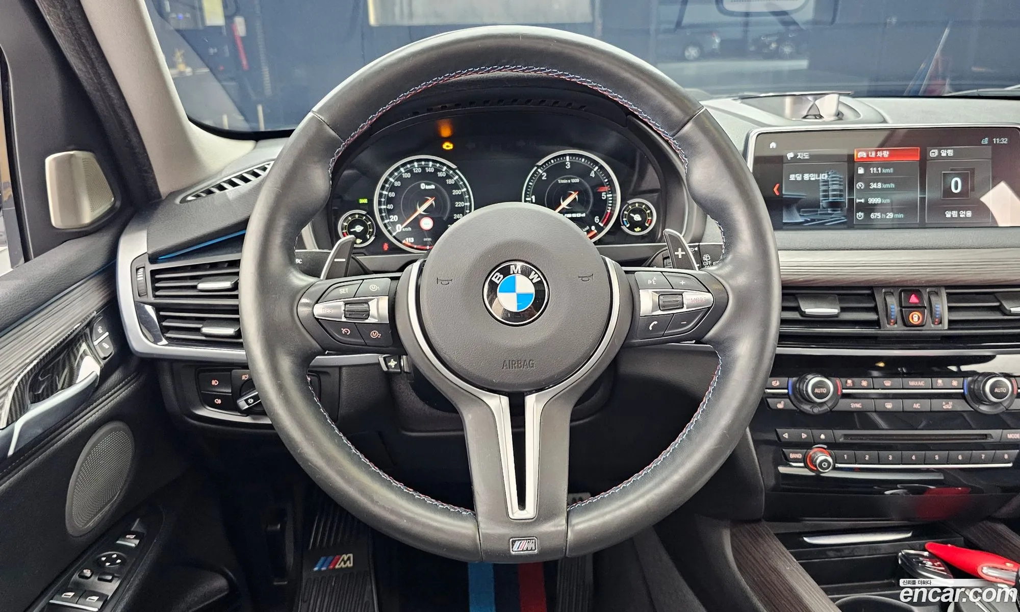 BMW X5 2017 — 32