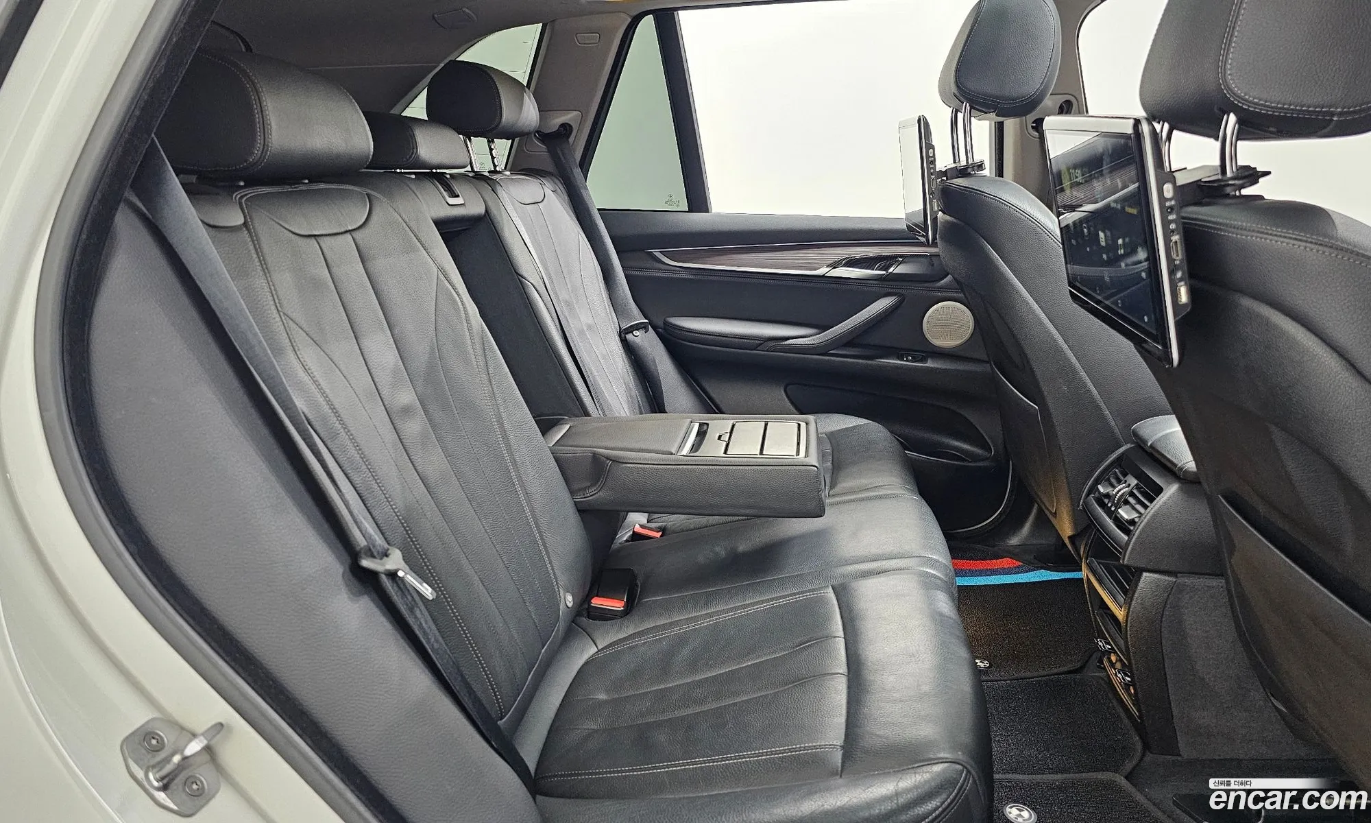 BMW X5 2017 — 7