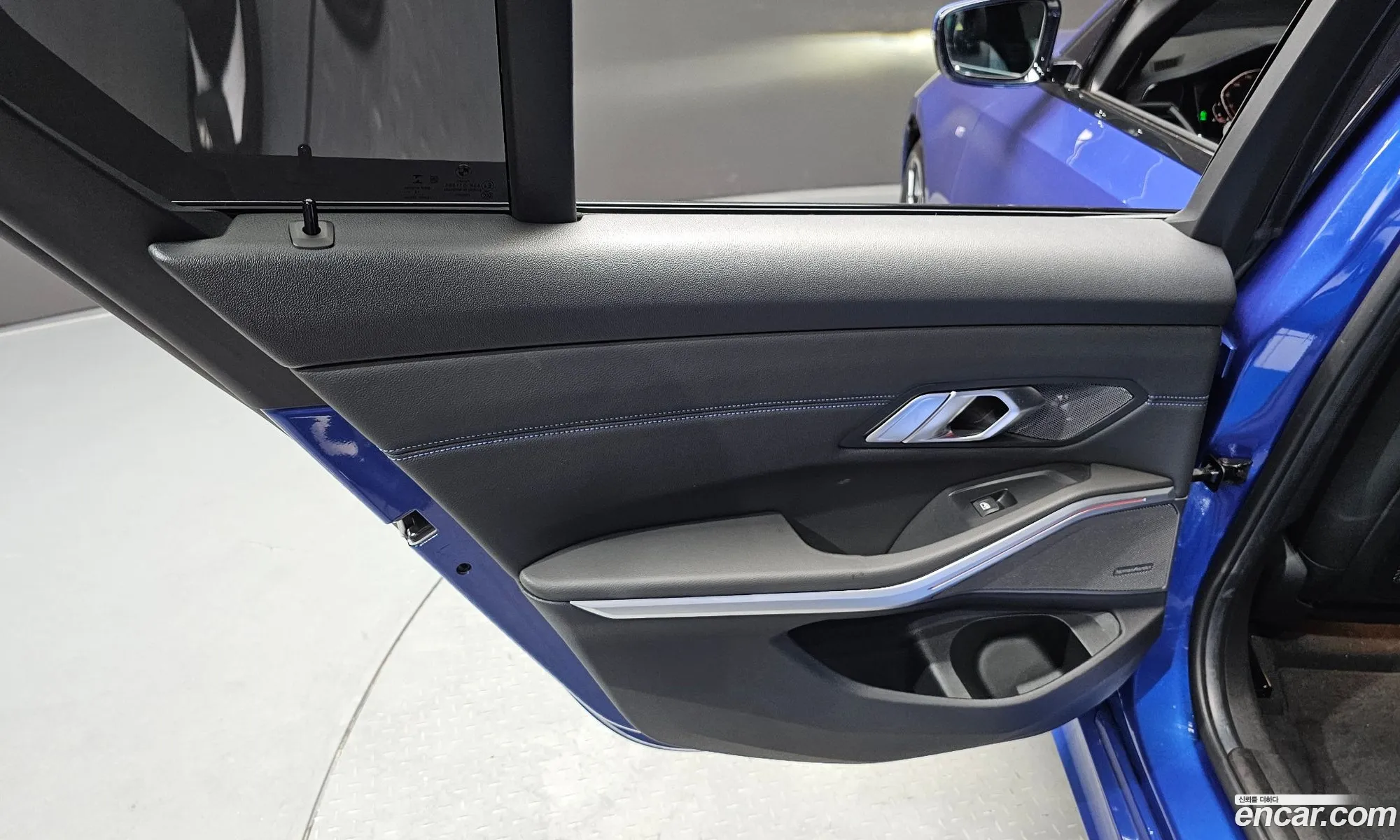 BMW 3 Series 2019 WBA5R9105KAE99308 — 9