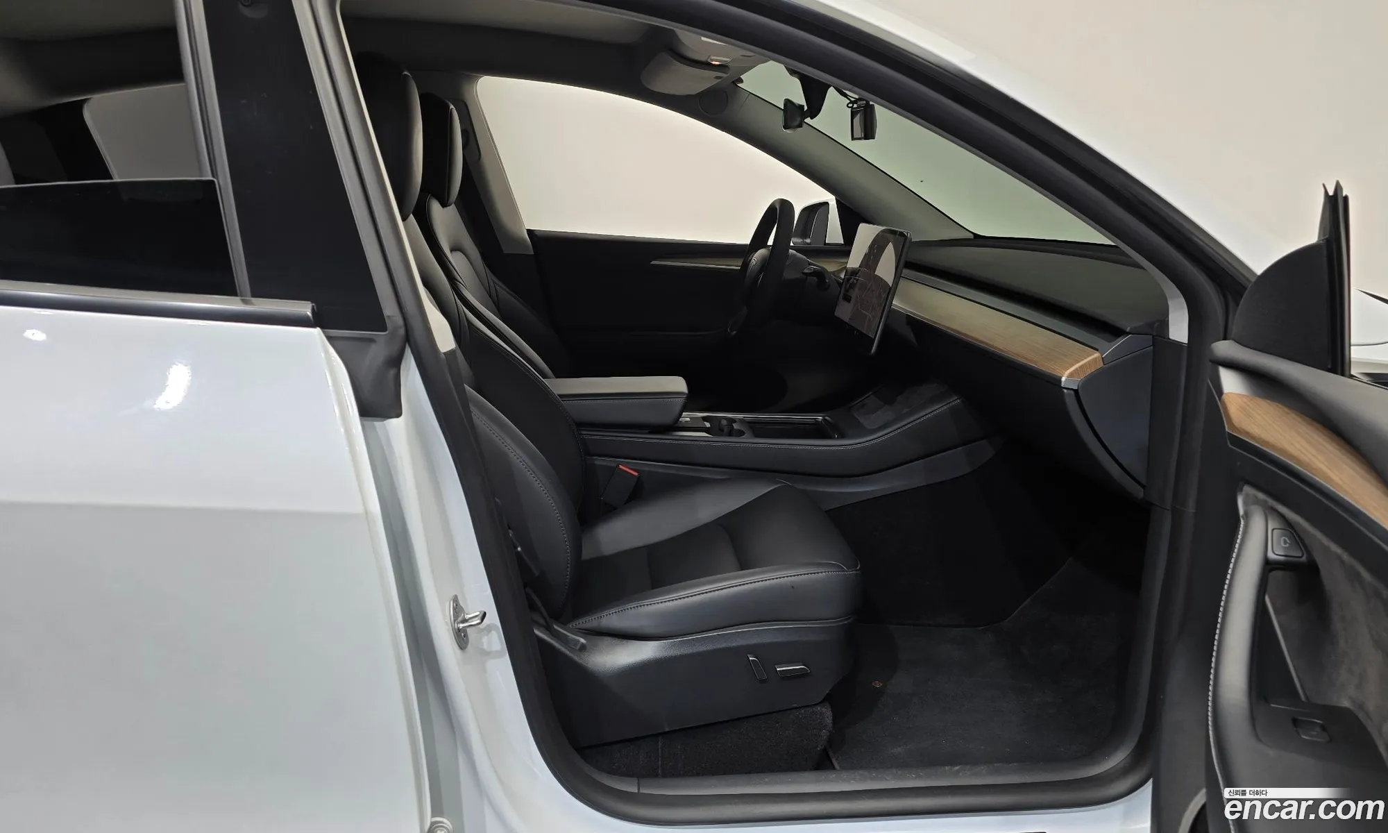 Tesla Model Y 2024 — 6