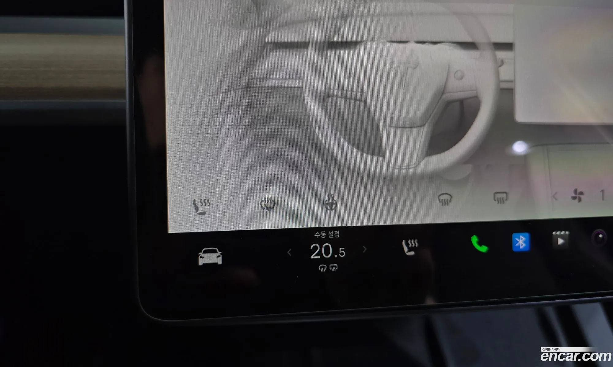 Tesla Model Y 2024 — 27
