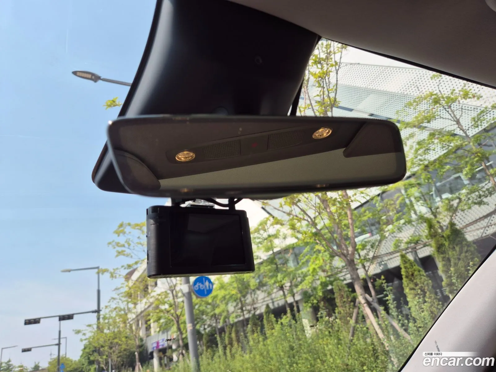 Tesla Model Y 2024 — 34