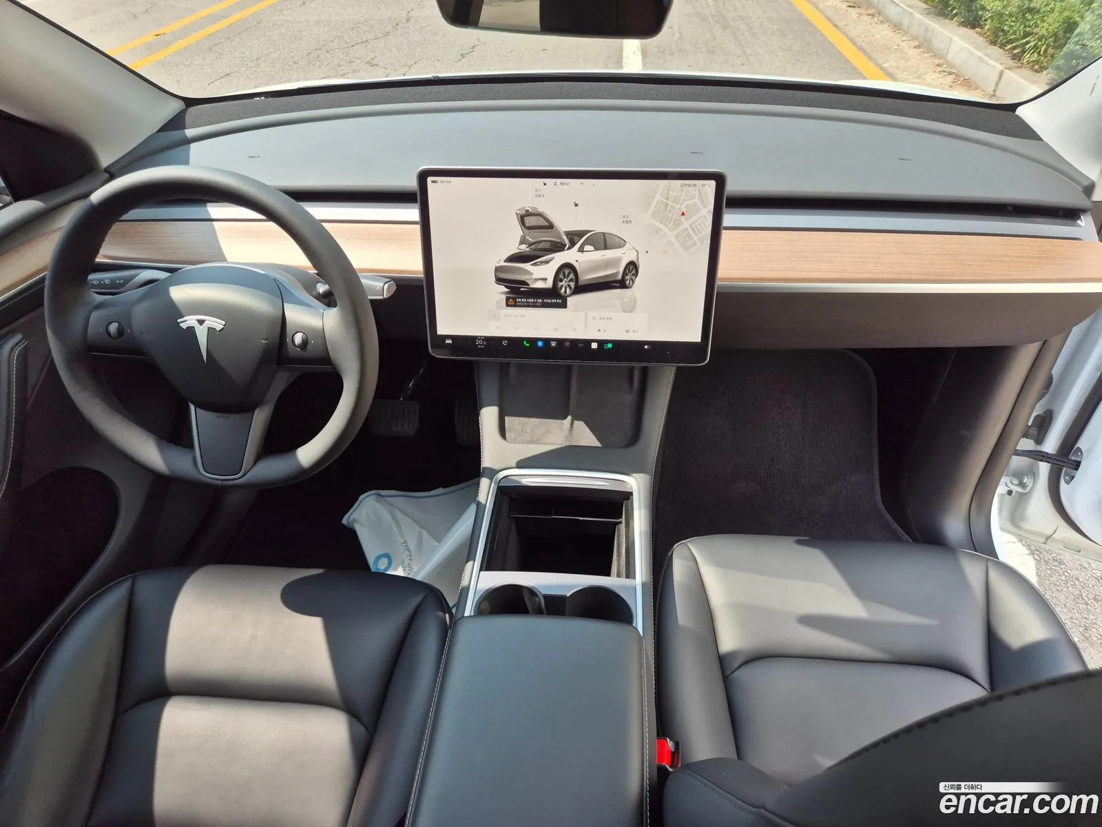Tesla Model Y 2024 — 31