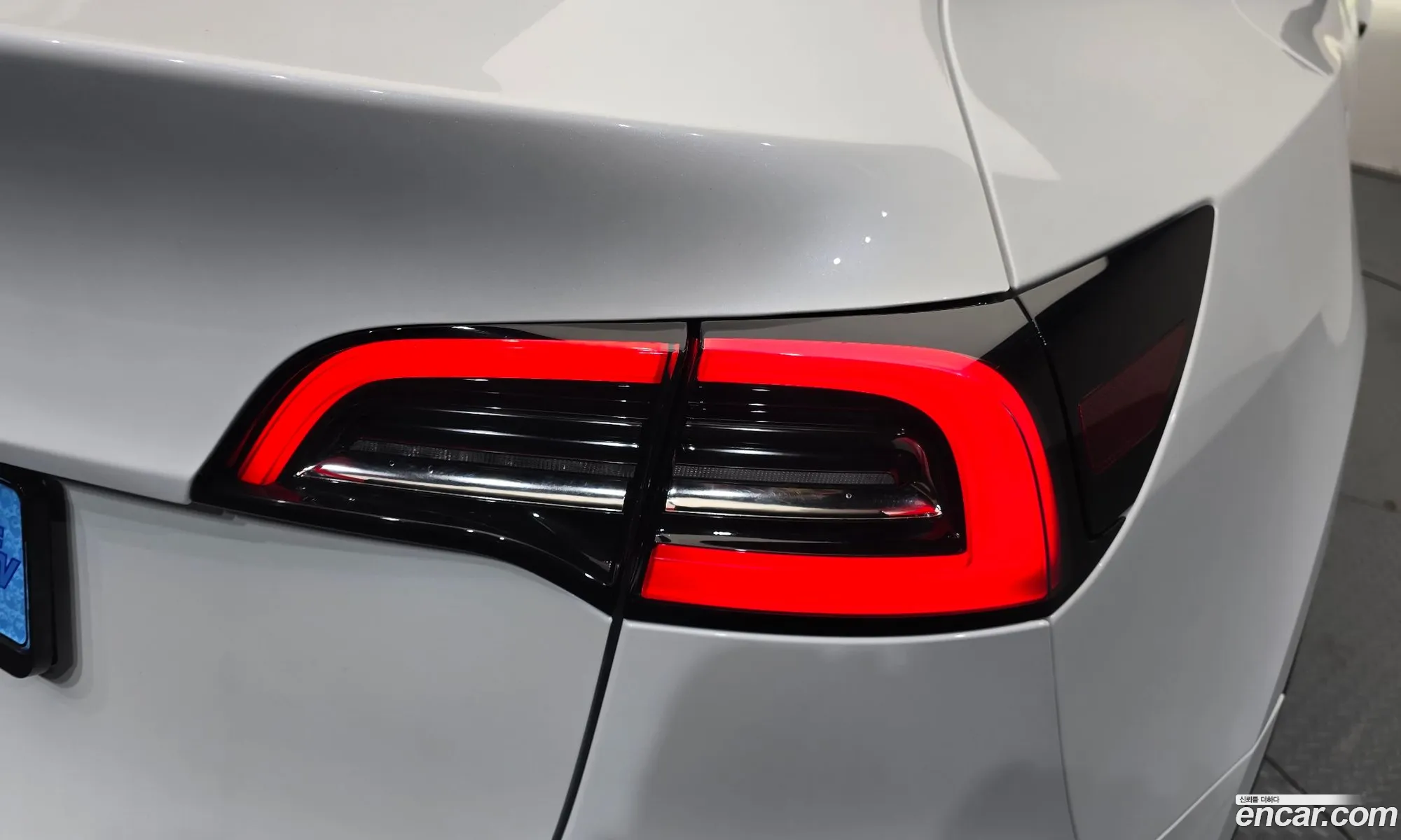 Tesla Model Y 2024 — 32
