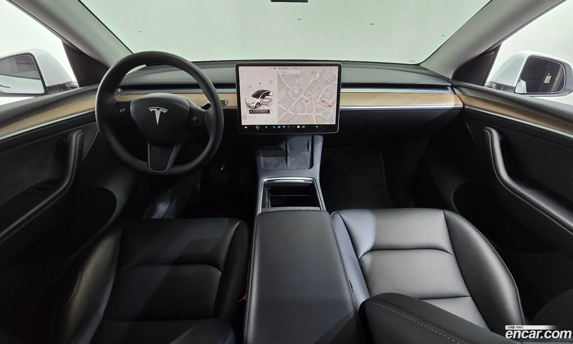 Tesla Model Y 2024 — 48