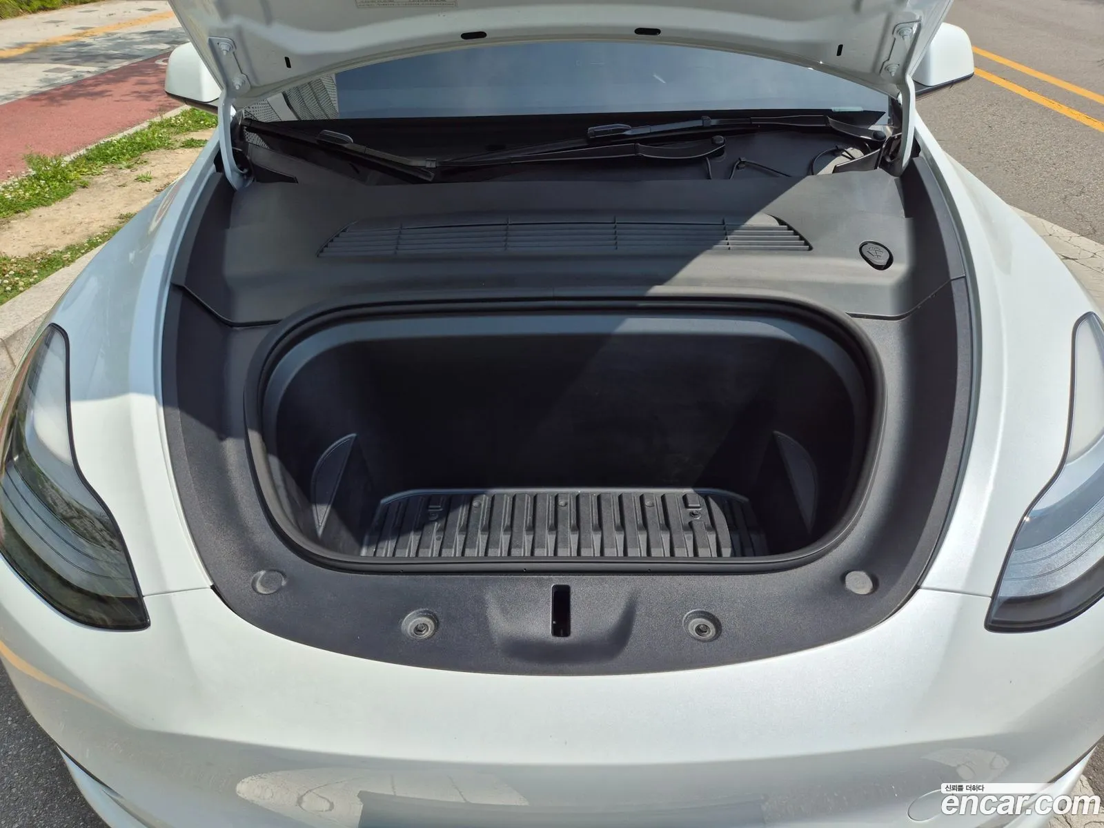 Tesla Model Y 2024 — 4