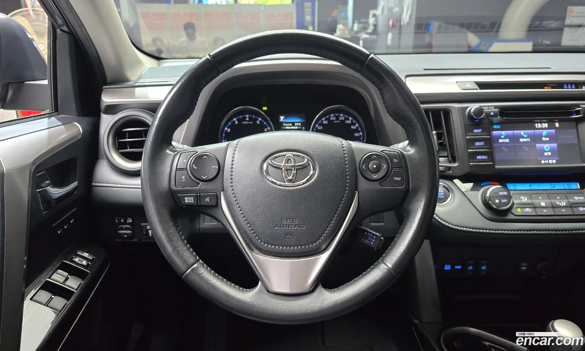 Toyota RAV4 2018 — 28