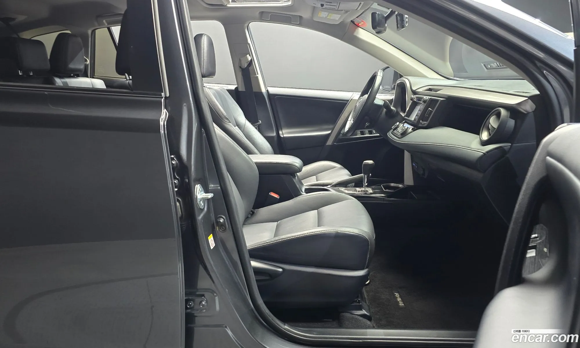 Toyota RAV4 2018 — 21
