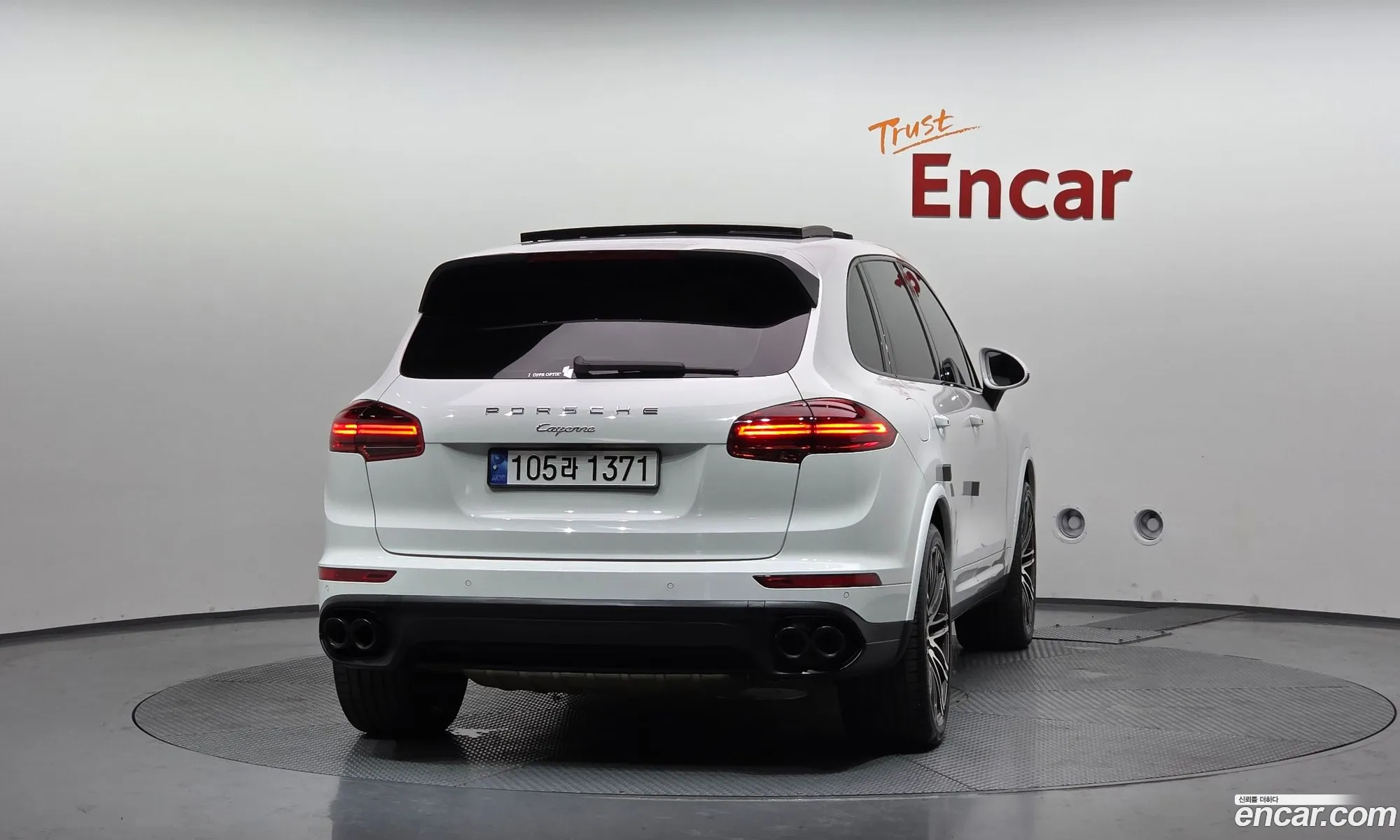 Porsche Cayenne 2017 WP1AF2924HKA31172 — 19