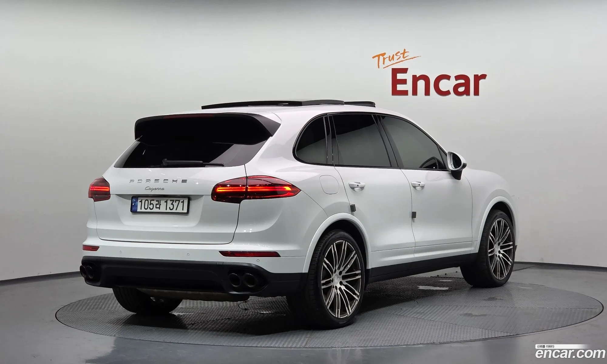 Porsche Cayenne 2017 WP1AF2924HKA31172 — 3
