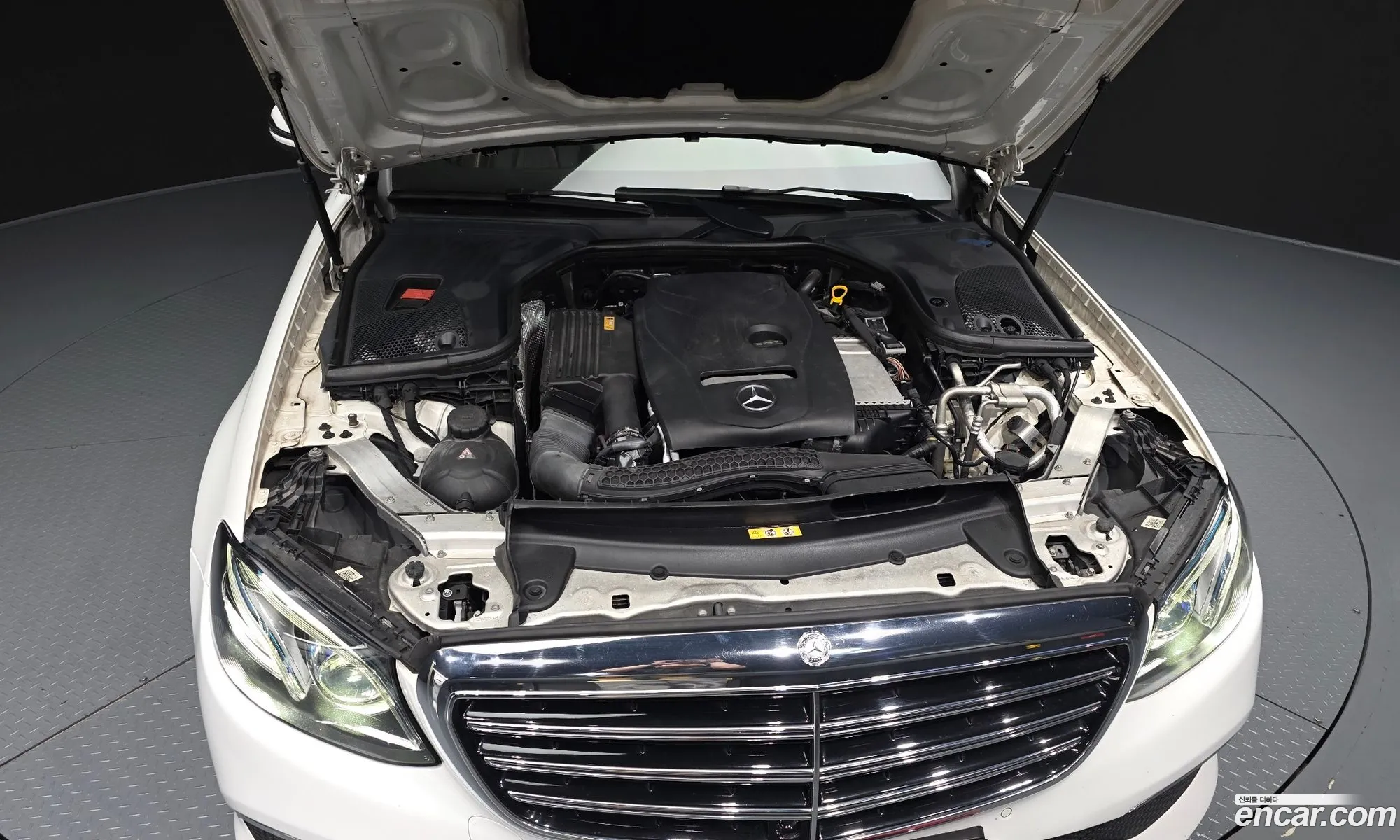 Mercedes-Benz E-Class W213 2016 WDDZF4JB3HA045491 — 11