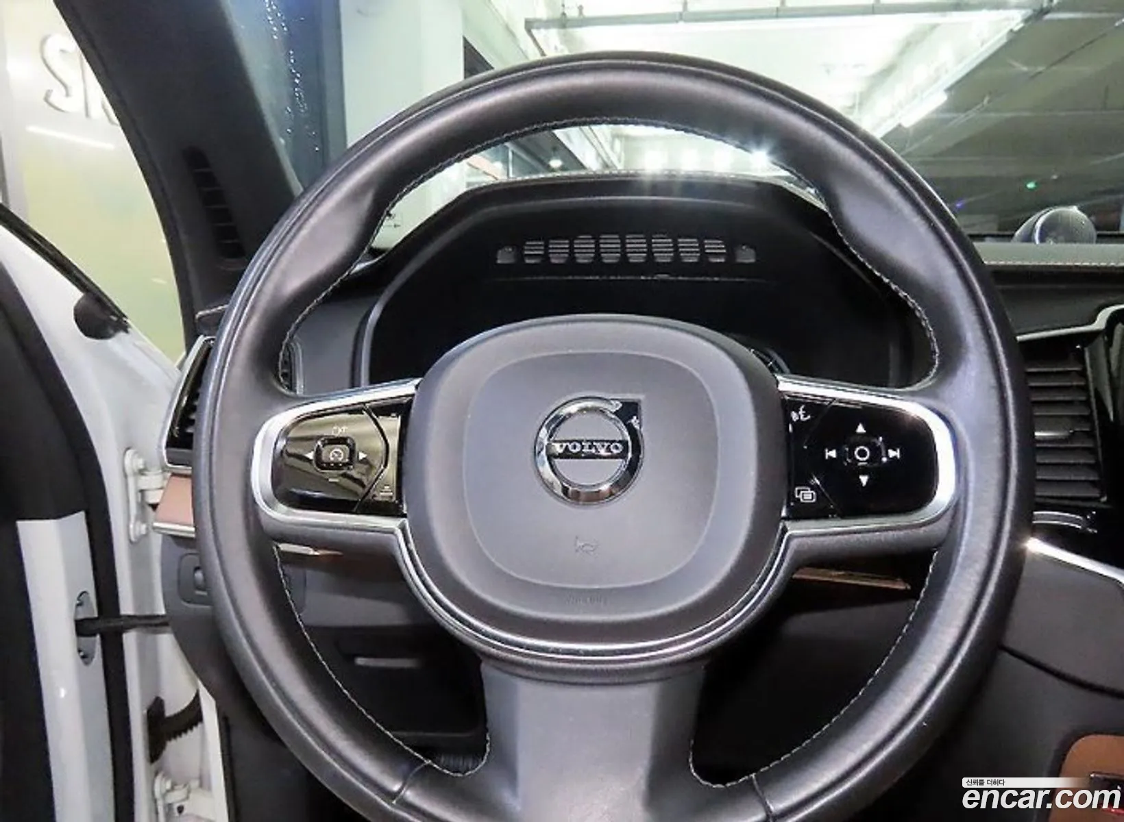 Volvo XC90 2016 — 12