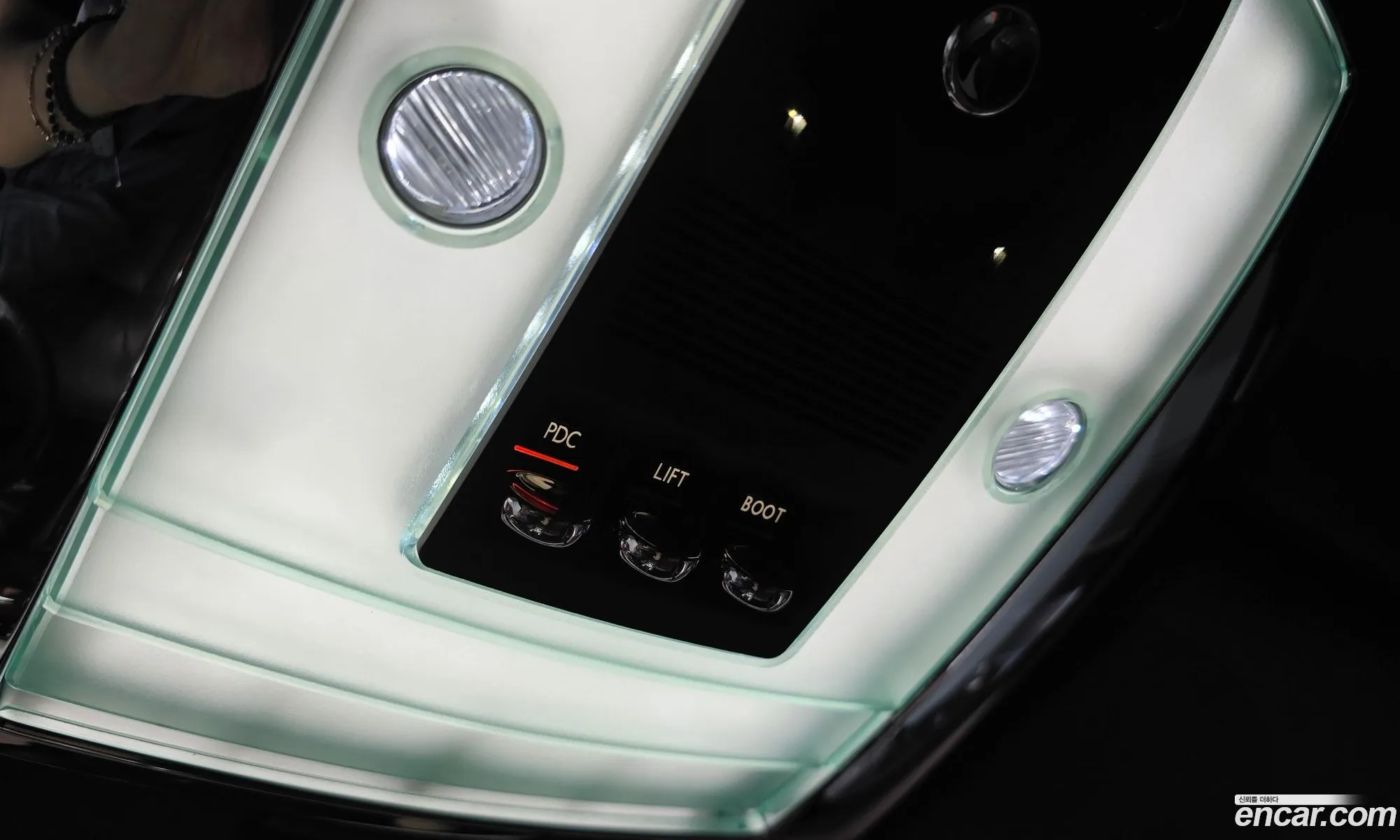 Rolls-Royce Phantom 2014 SCA681S00FUX72559 — 17