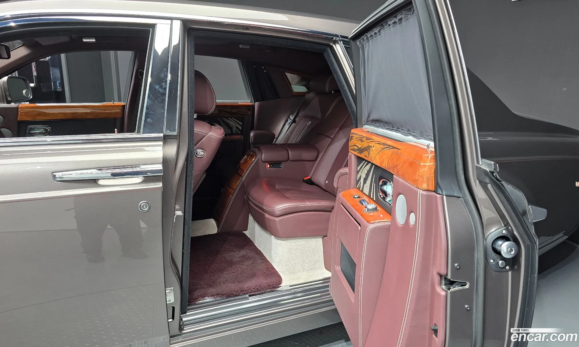 Rolls-Royce Phantom 2014 SCA681S00FUX72559 — 7