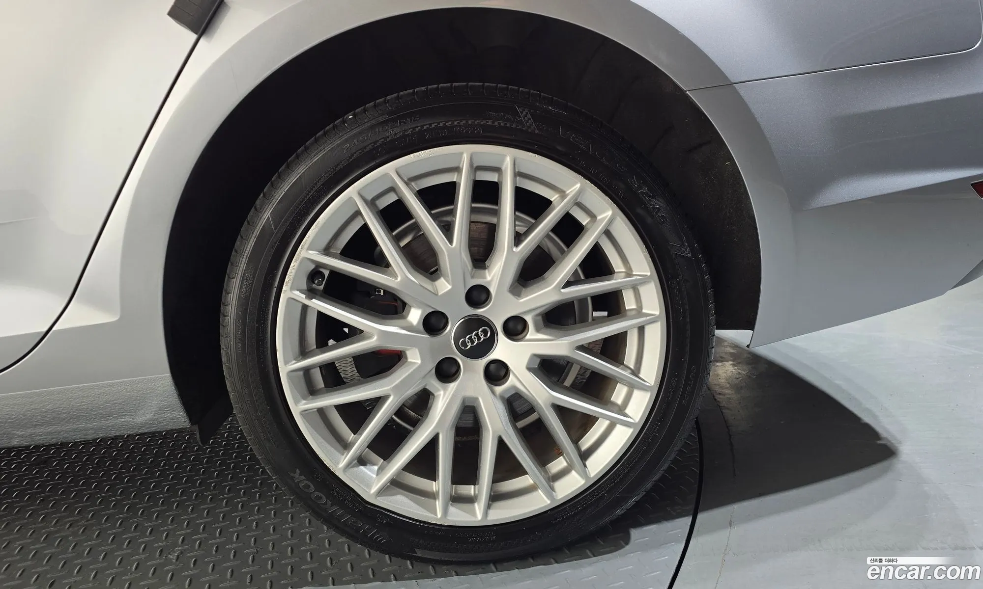 Audi A4 2018 WAUZZZF44JA170589 — 5