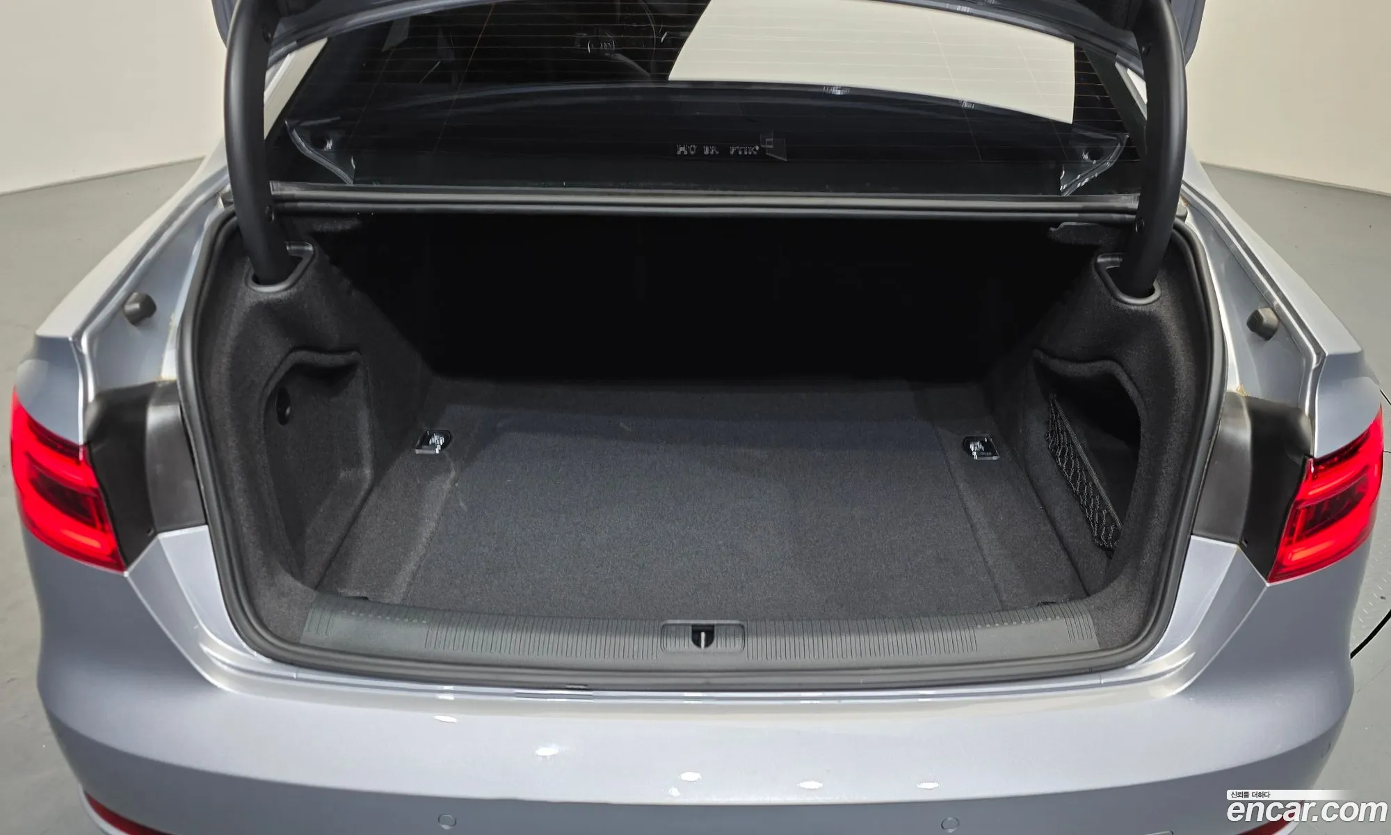 Audi A4 2018 WAUZZZF44JA170589 — 15