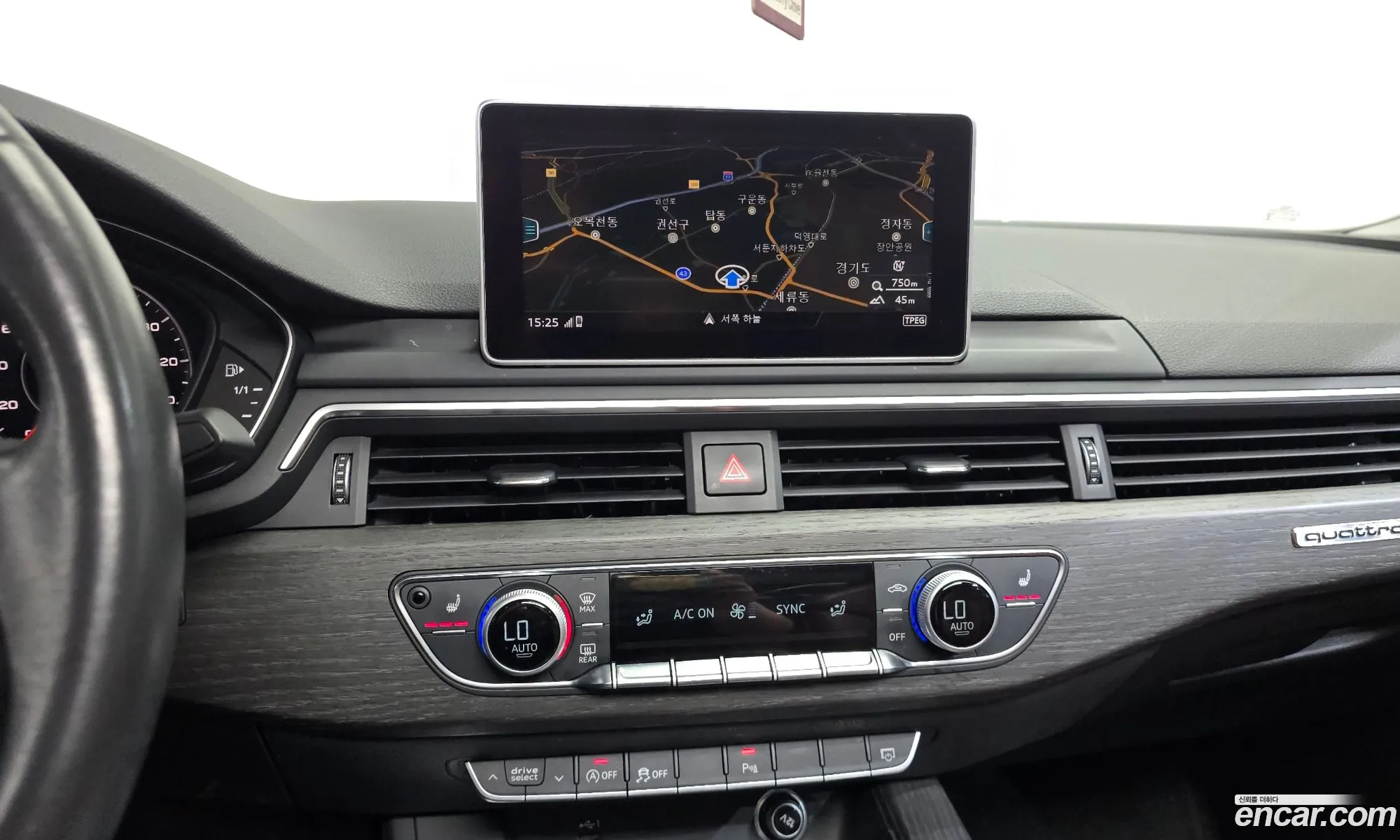 Audi A4 2018 WAUZZZF44JA170589 — 17