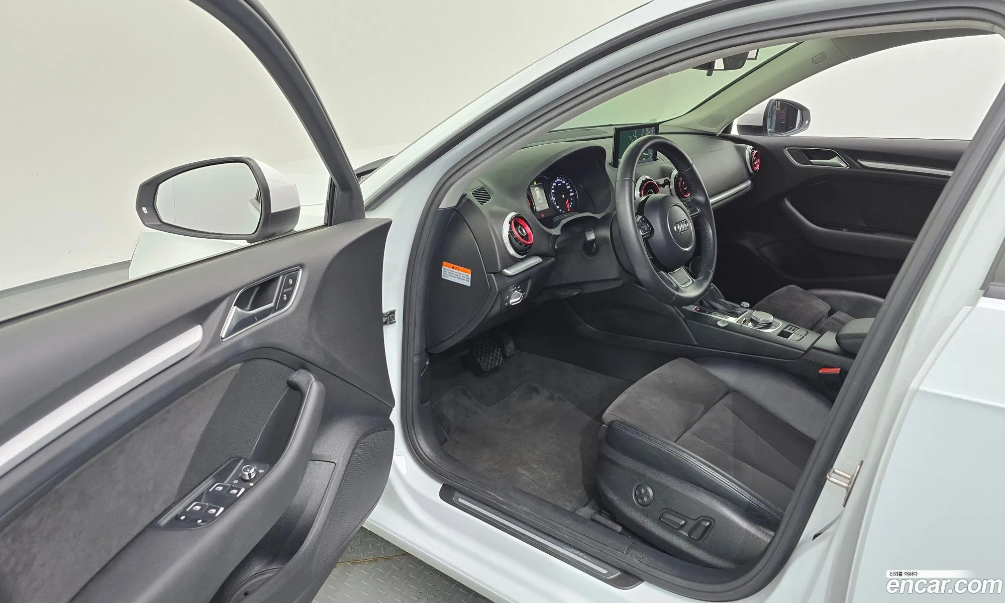 Audi A3 2015 WAUZZZ8V2GA011617 — 17