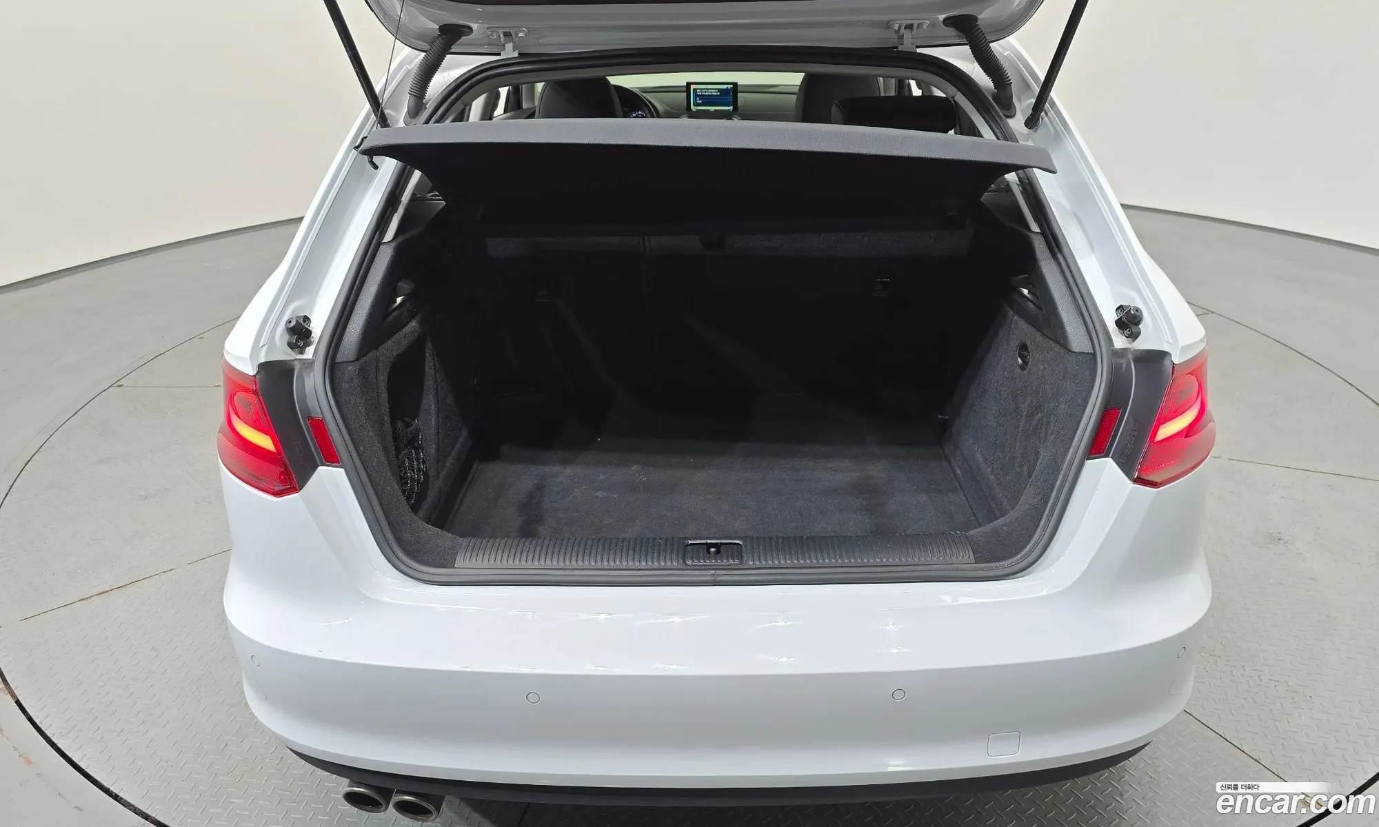 Audi A3 2015 WAUZZZ8V2GA011617 — 18